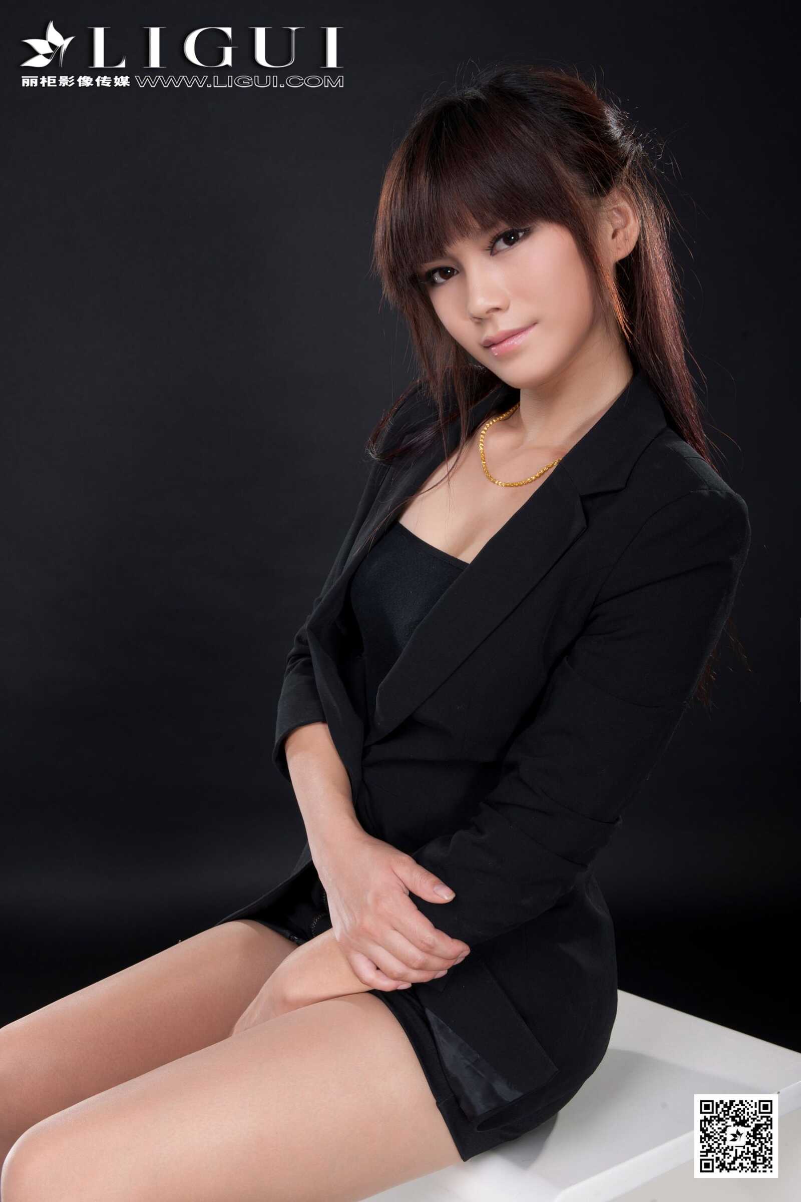 [丽柜贵足LiGui] Model 晴晴《职业装美女丝足高跟》第9张