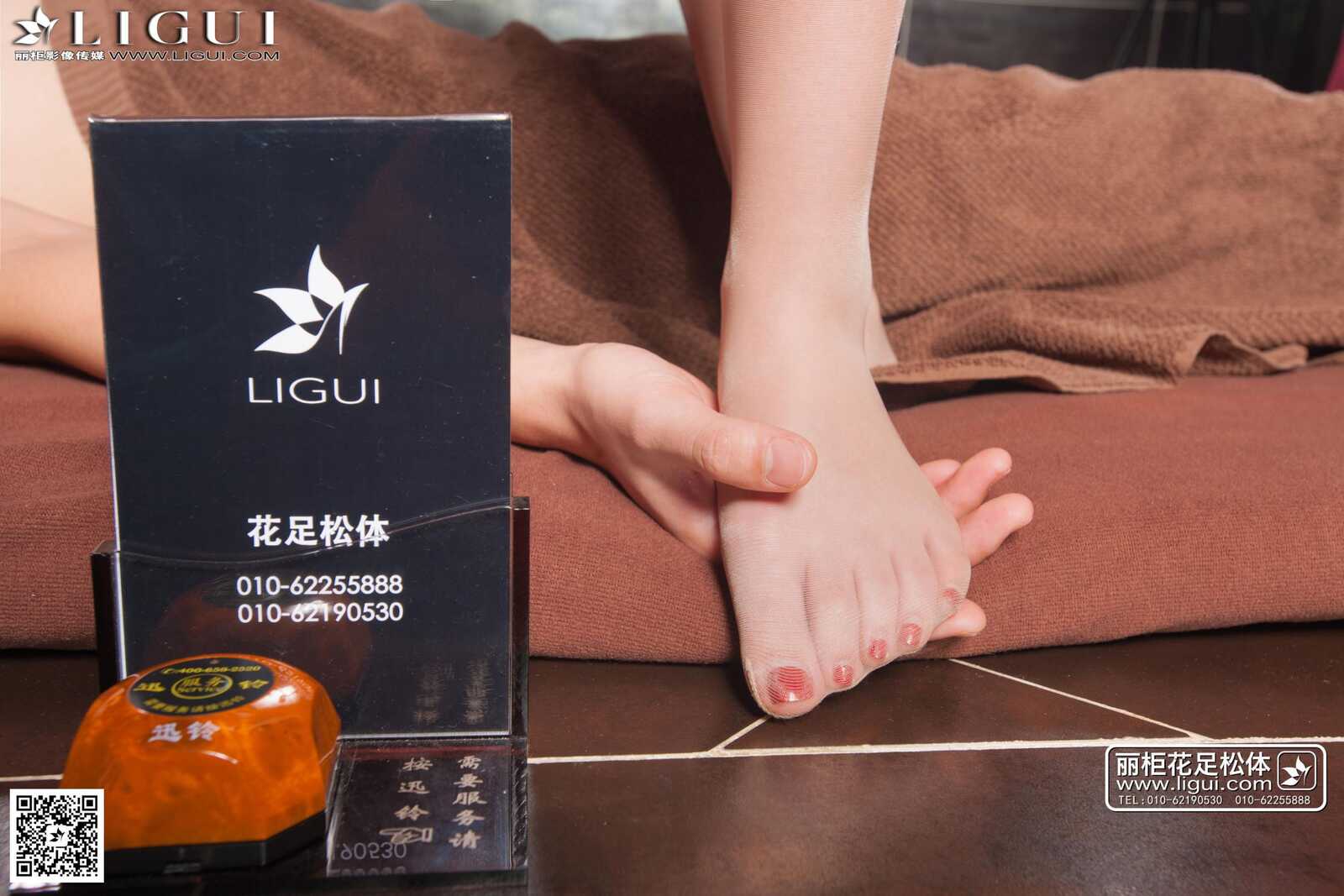 Model YOYO《丝足按摩》 [丽柜LiGui] 美腿玉足写真图第7张