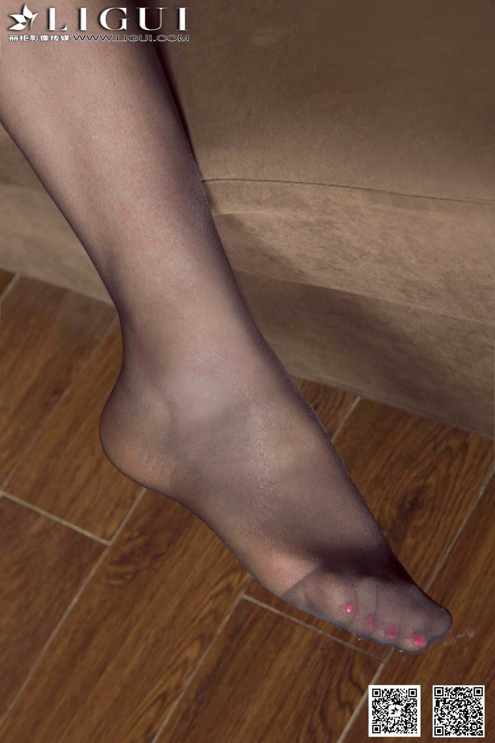 [丽柜LiGui] Model 然然《红色丽人黑丝美足》美腿玉第5张