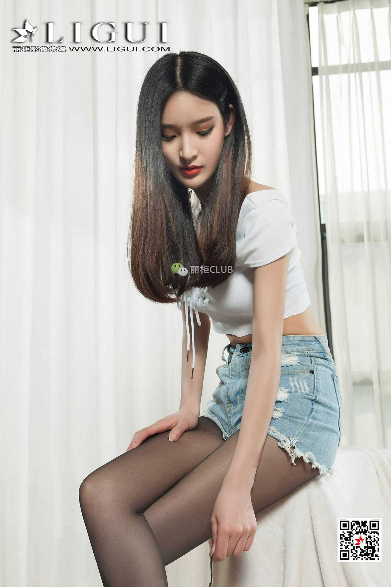 腿模雪糕《牛仔热裤+黑丝美腿》 [丽柜Ligui] 写真第13张