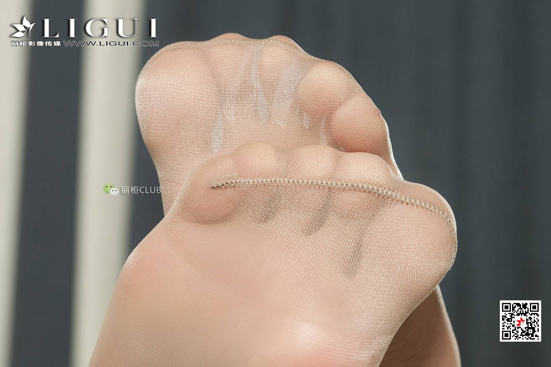 腿模萌萌《肉丝OL的美脚》 [丽柜LIGUI] 美腿丝足第2张