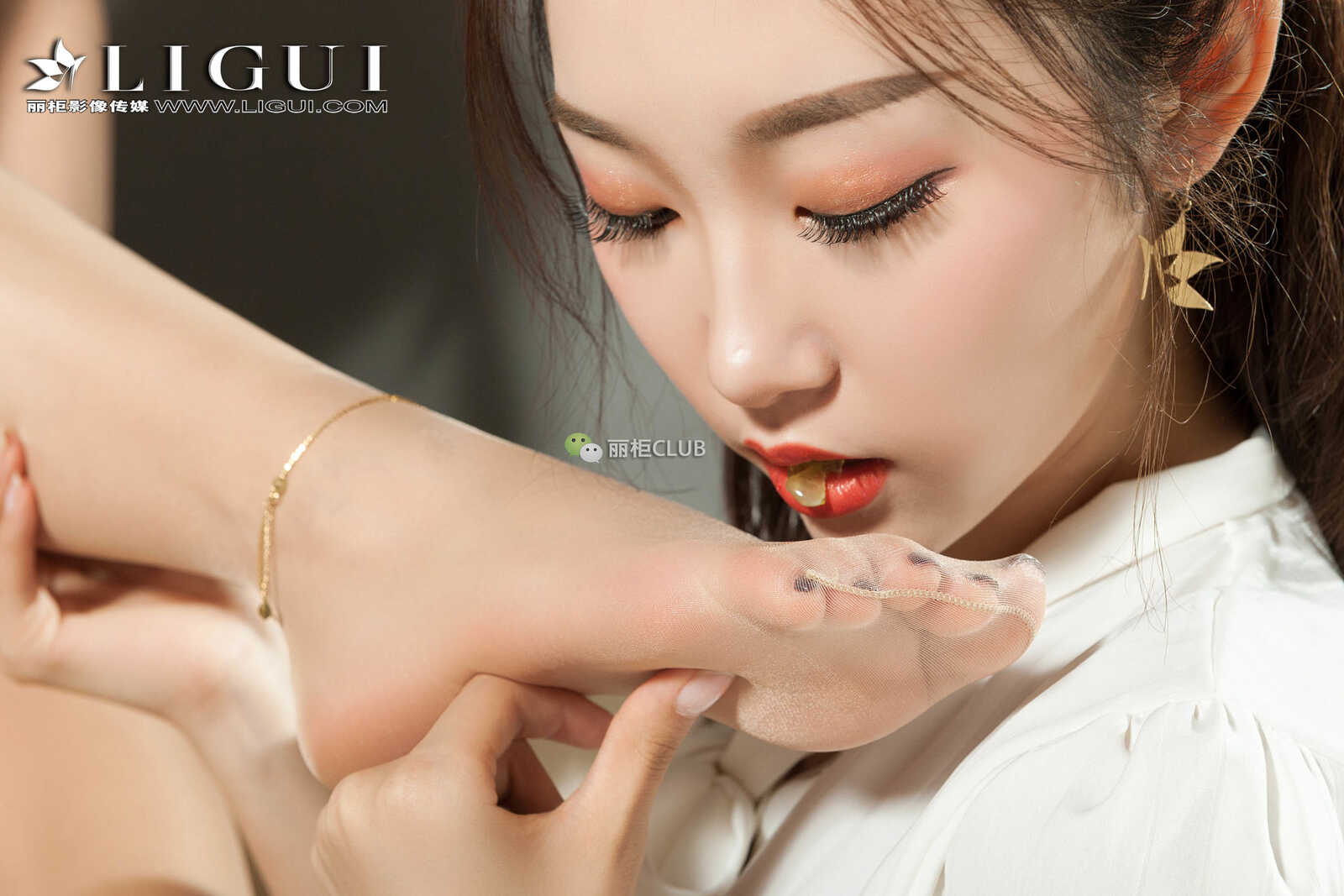 雪糕&amp;amp;筱筱《姐妹花丝足诱惑》 [丽柜Ligui] 美腿第11张