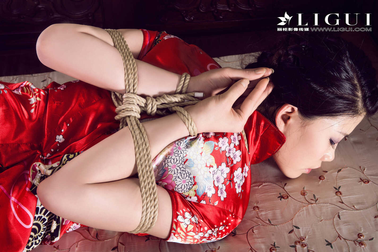 腿模怡萱《旗袍绳艺》 [丽柜Ligui] 经典回顾 写真第15张