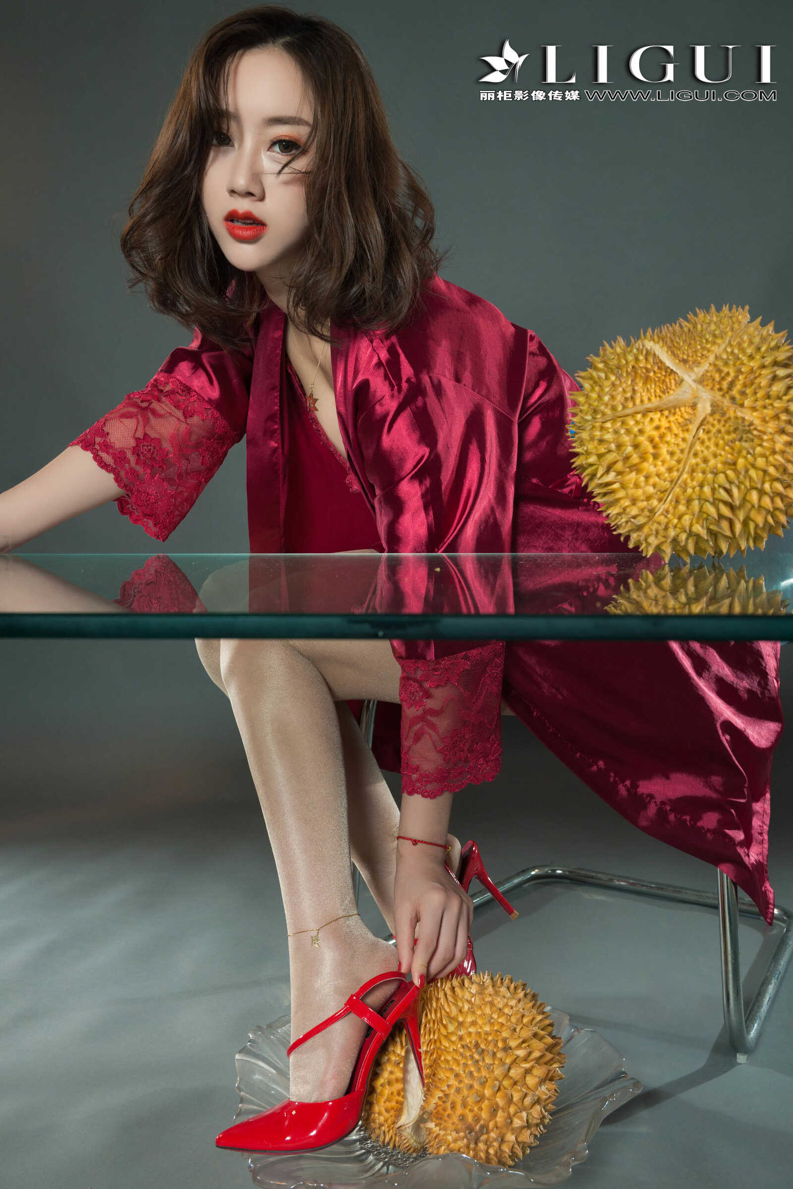 足模然然《榴莲丝袜少妇》 [丽柜Liguil] 写真集第11张