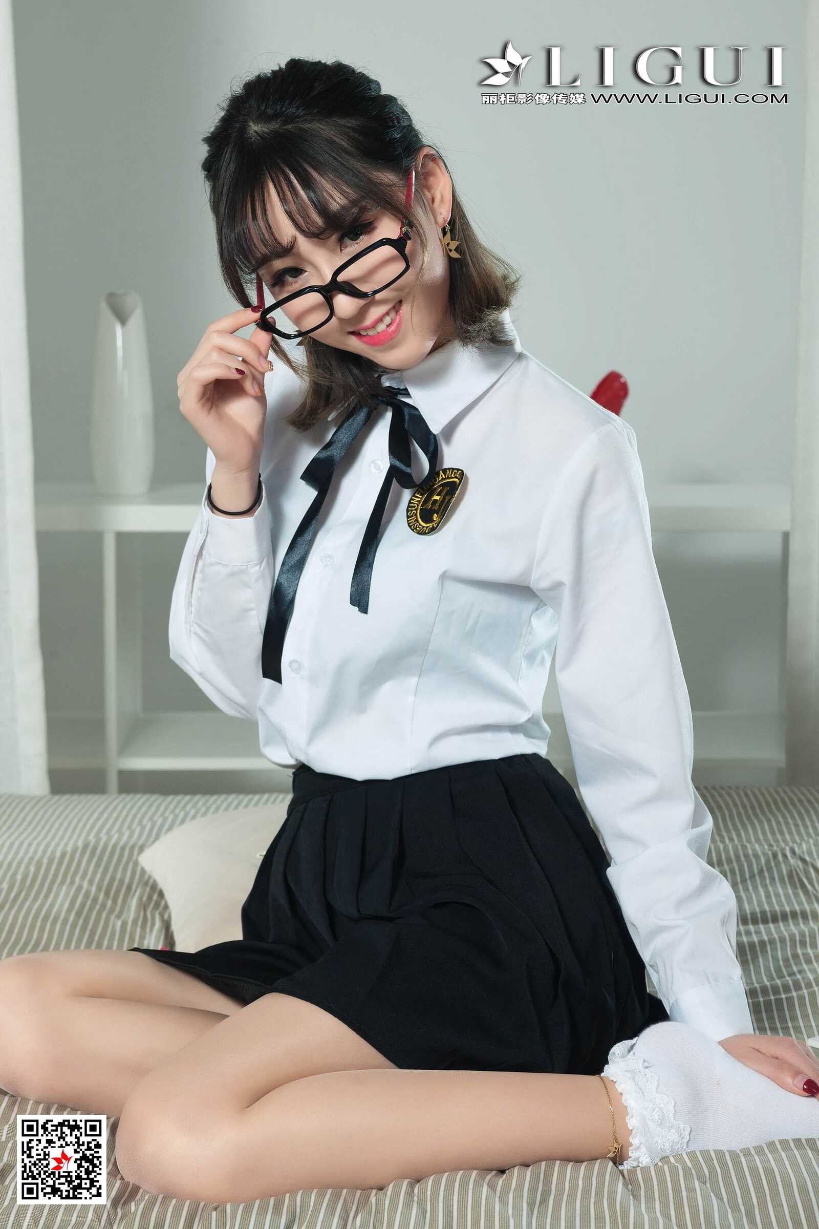 鱼妹《短筒袜玉足》[丽柜Ligui] 网络丽人 写真集第17张