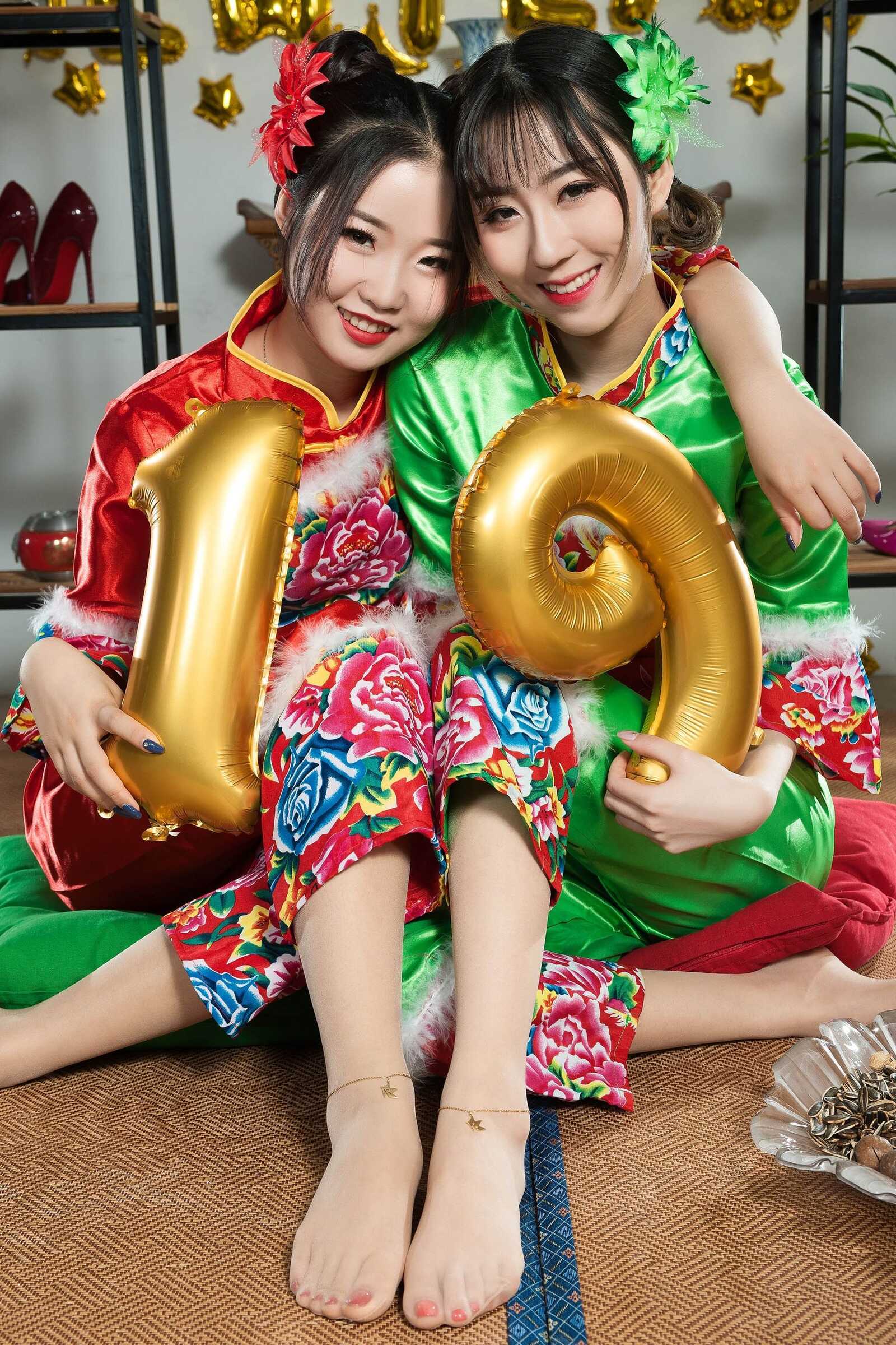 媛媛&amp;amp;鱼妹《新春丝足福利》 [丽柜Ligui] 网络丽第8张