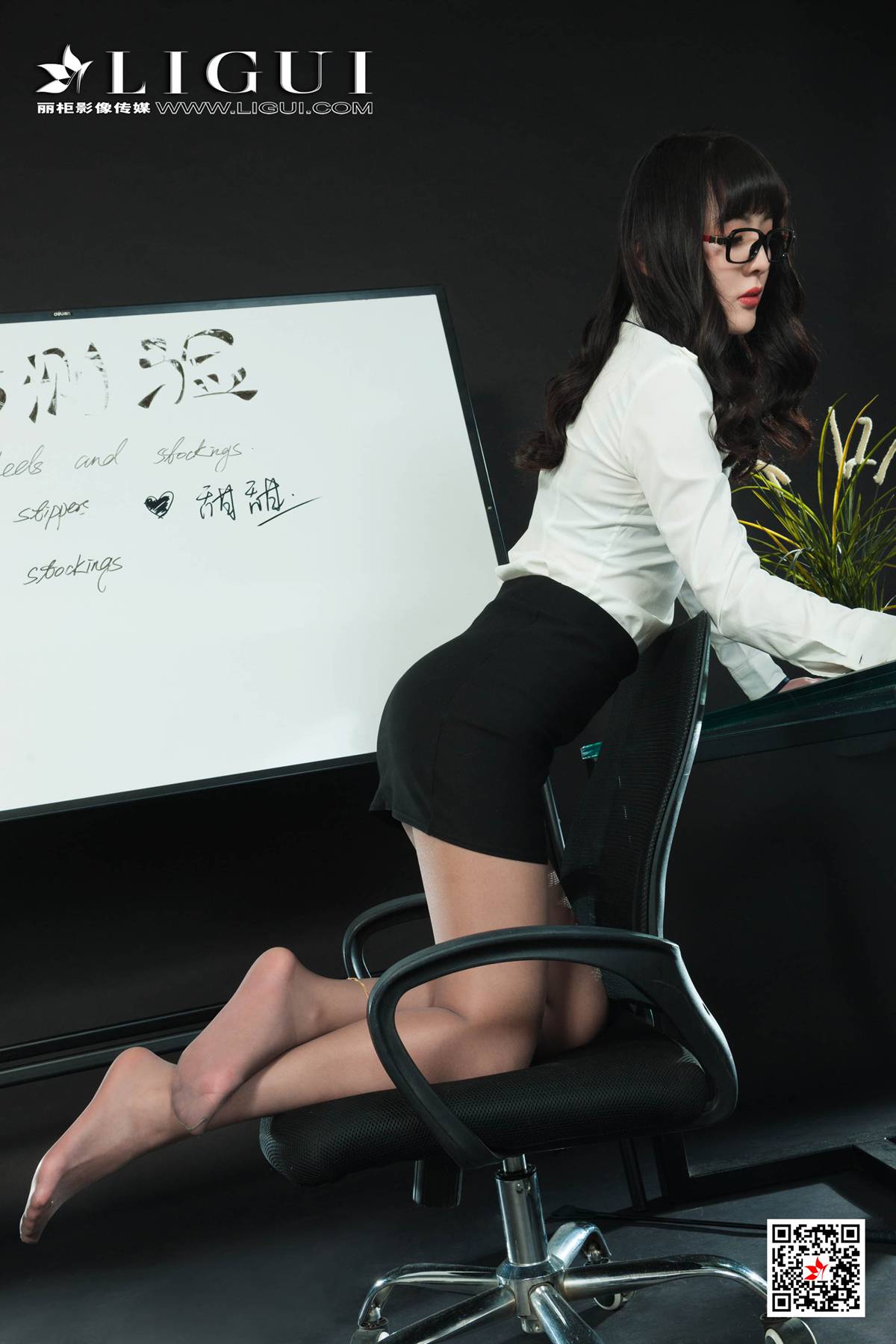 [Ligui丽柜] 2020.11.16《寂寞的职员》芒果 在线浏览第23张