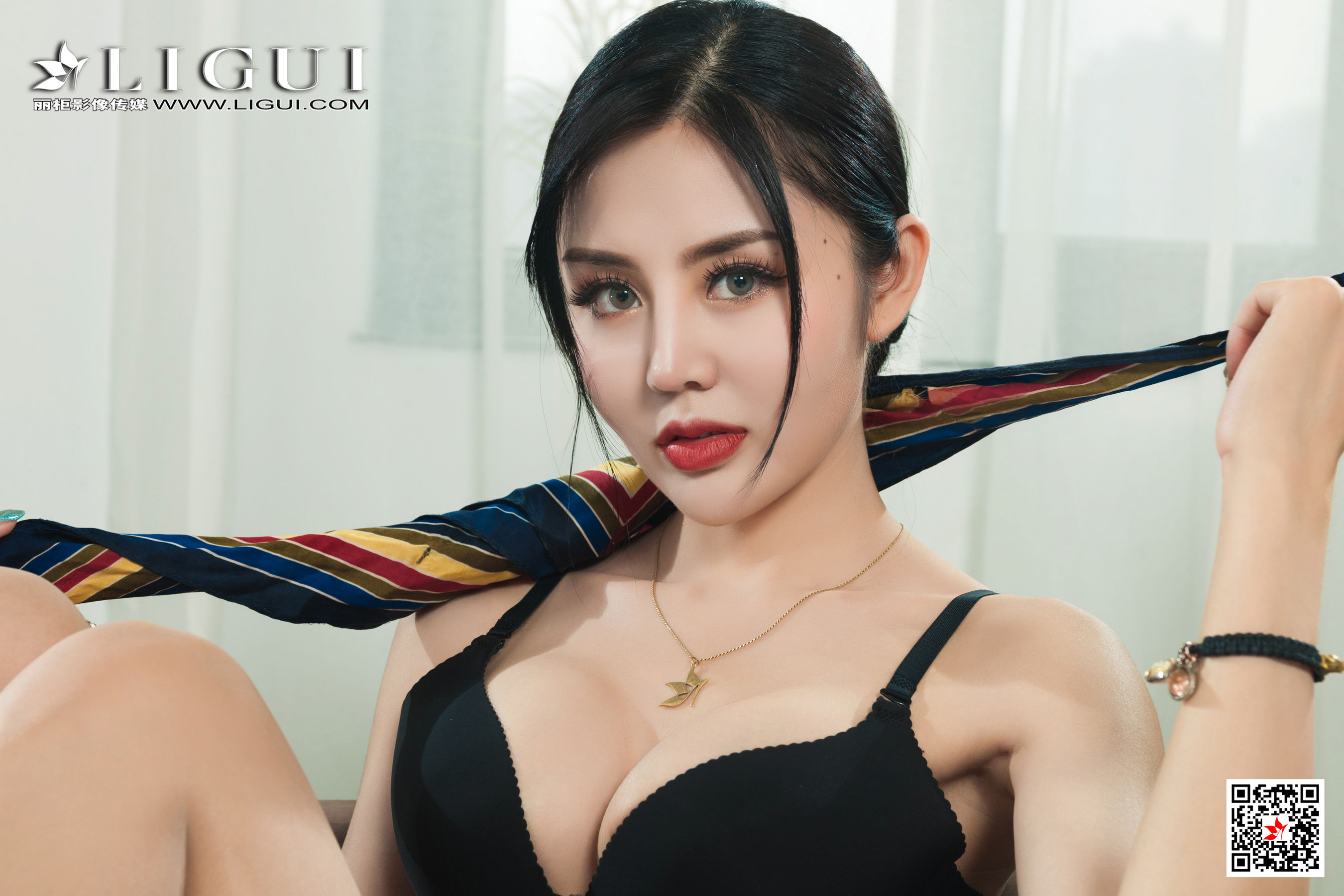 [丽柜Ligui] 2021.10.04 Model 凉儿 丝足美腿套图第7张