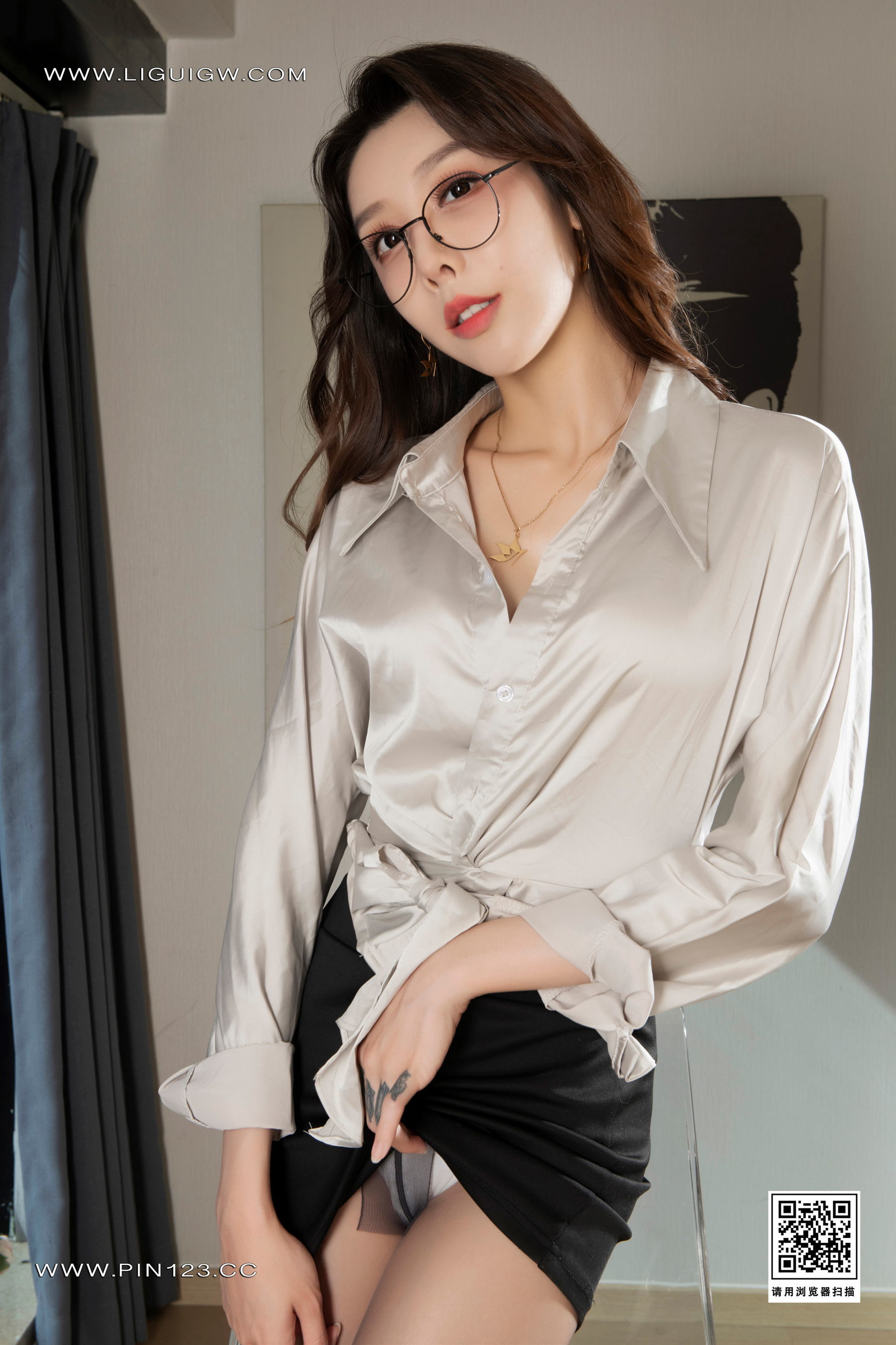 [Ligui丽柜] 2024.09.09《灰丝女秘》兔子第20张