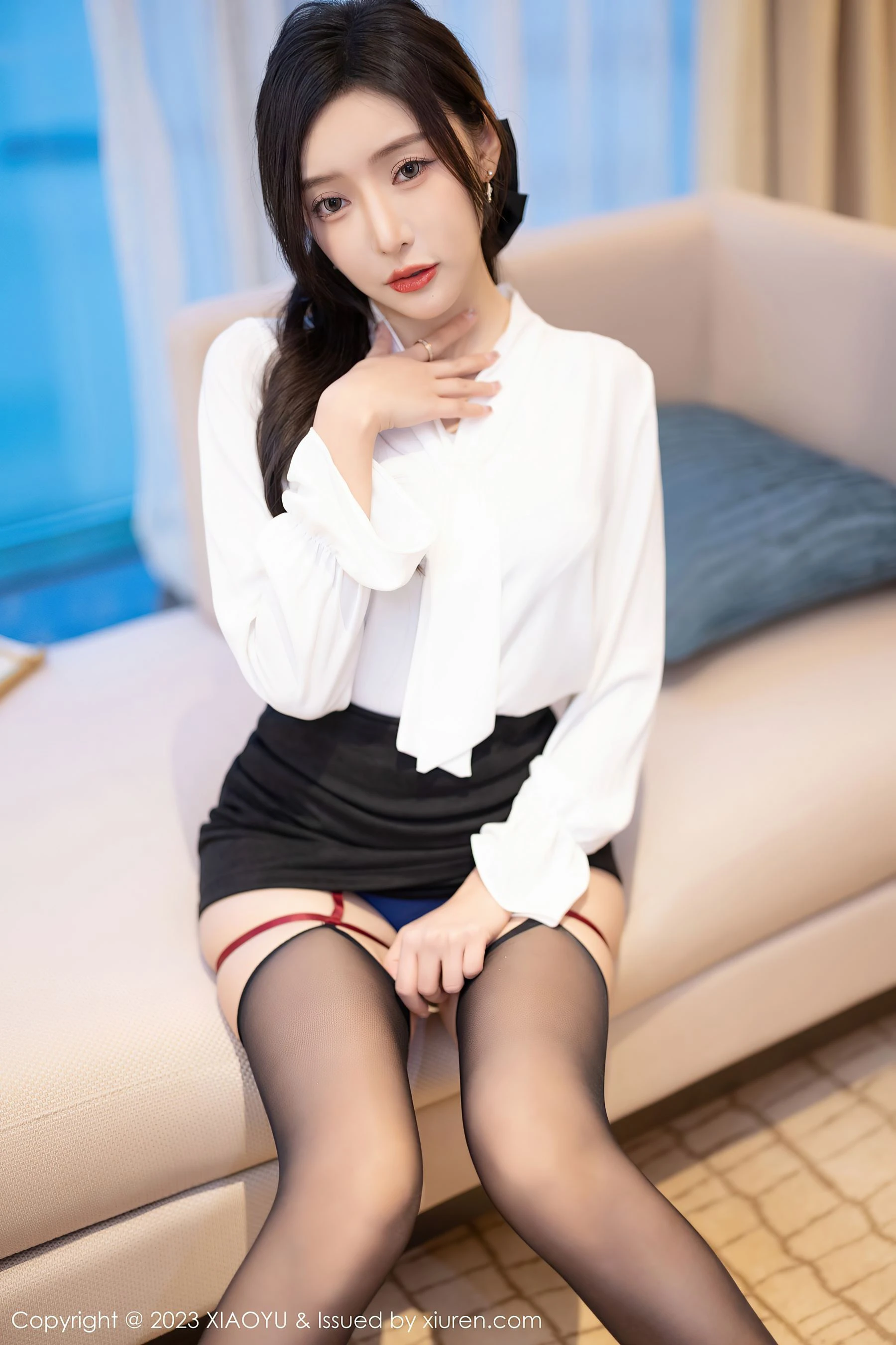  语画界 VOL.1033 王馨瑶yanni 短裙黑丝第2张