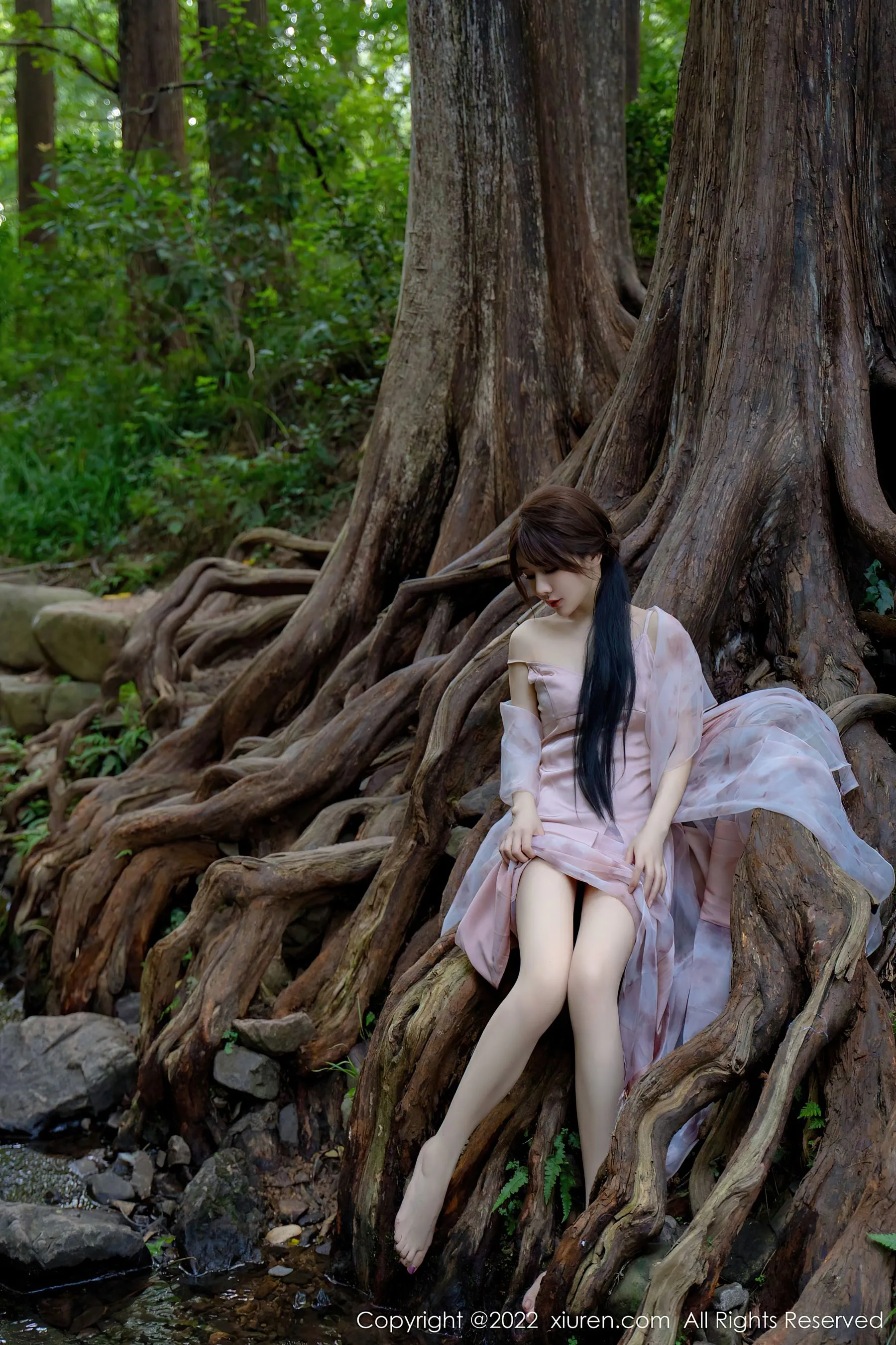  秀人网 No.5690 婠婠么 美腿长裙第12张