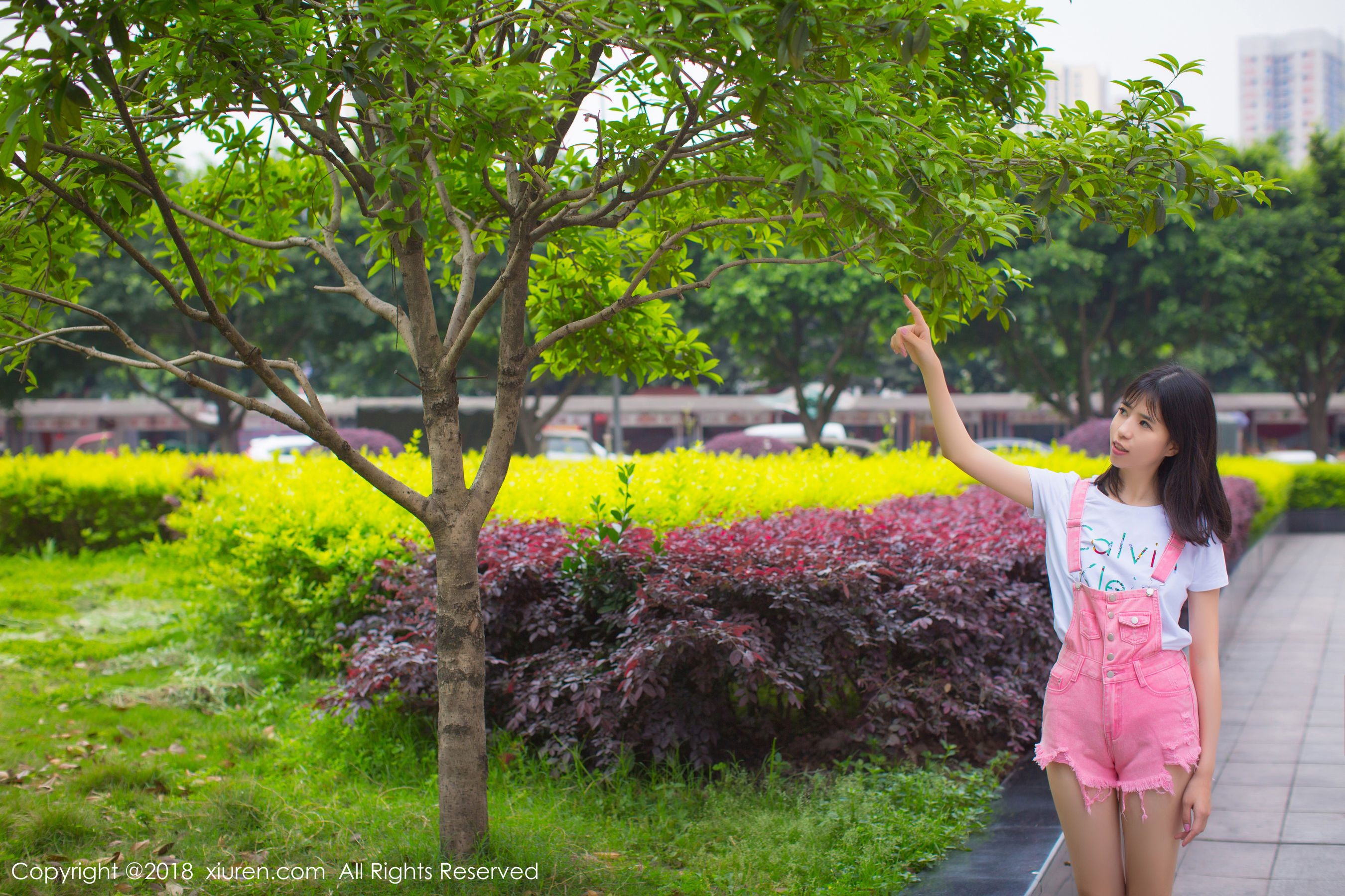  模特艾栗栗栗栗栗栗吖《清新美腿外拍与私房内衣魅惑》 XiuRen 秀人网 No.1026第4张