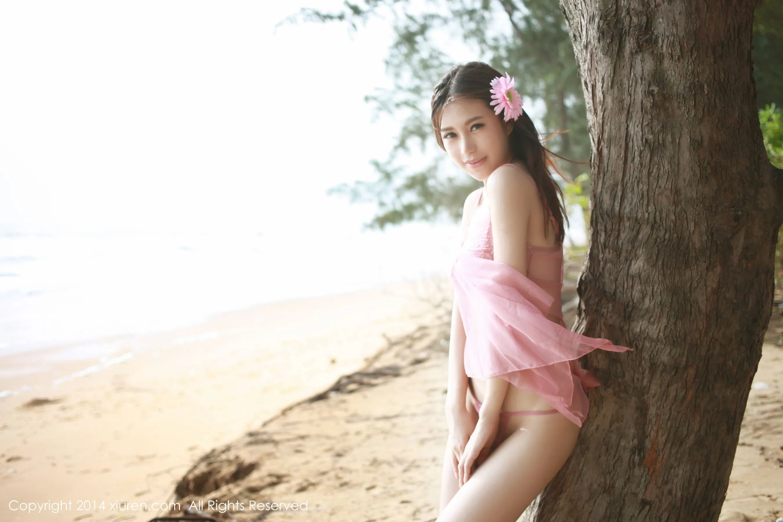  绮里嘉ula《海边风情~~》 秀人网 No.188第12张