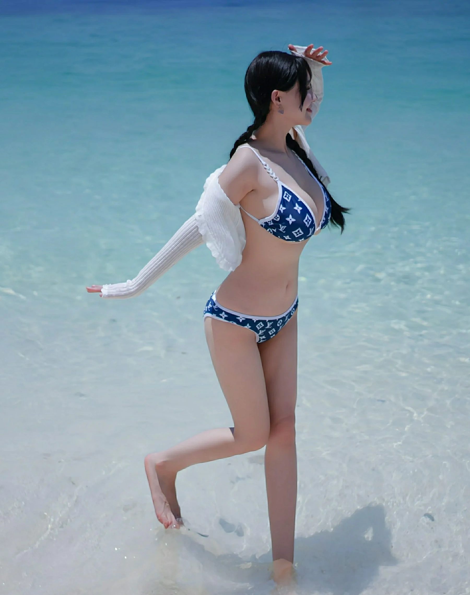  秀人网 No.10699 心上可Flora [64P]第4张