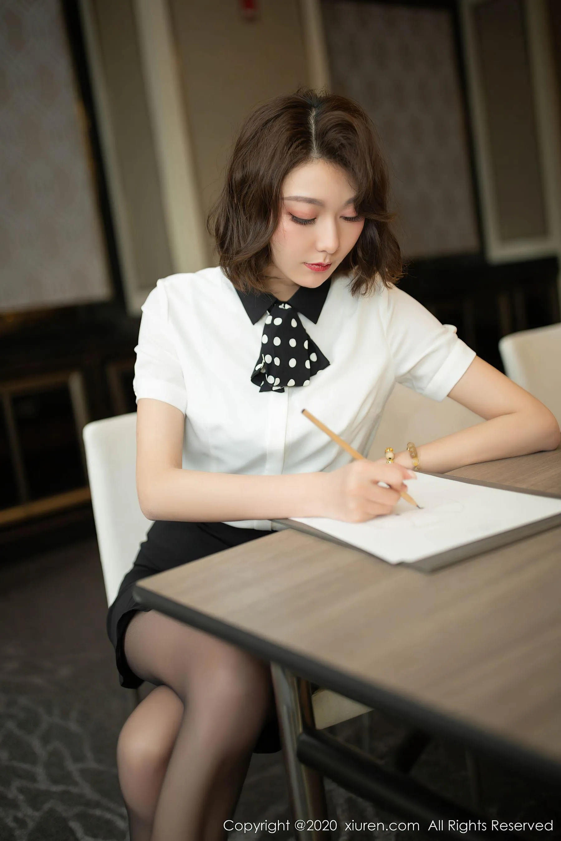 秀人 No.2422 艺轩第1张