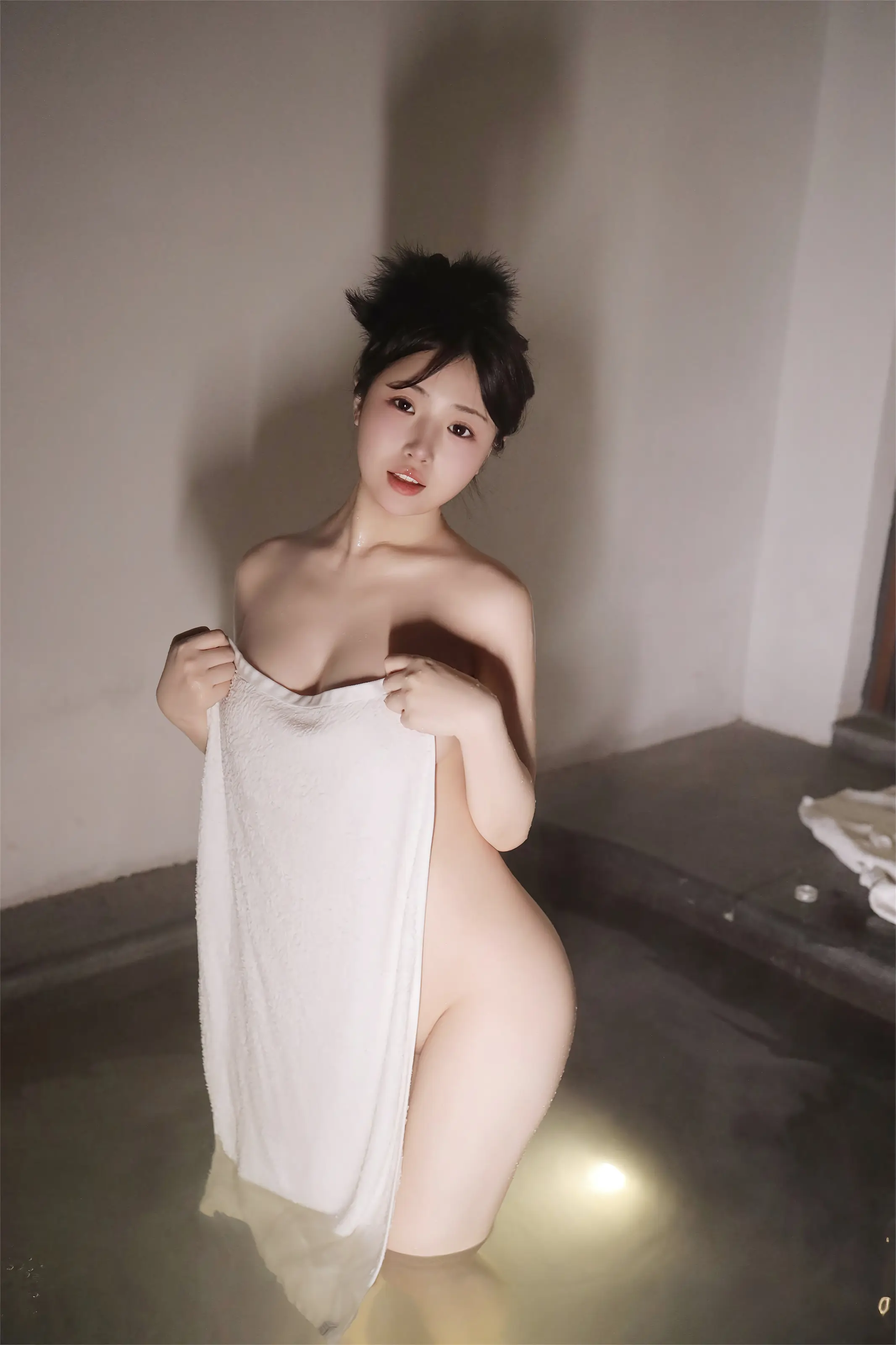  XiuRen 内购版 No.7977 陈小花 泡澡 [61P]第1张