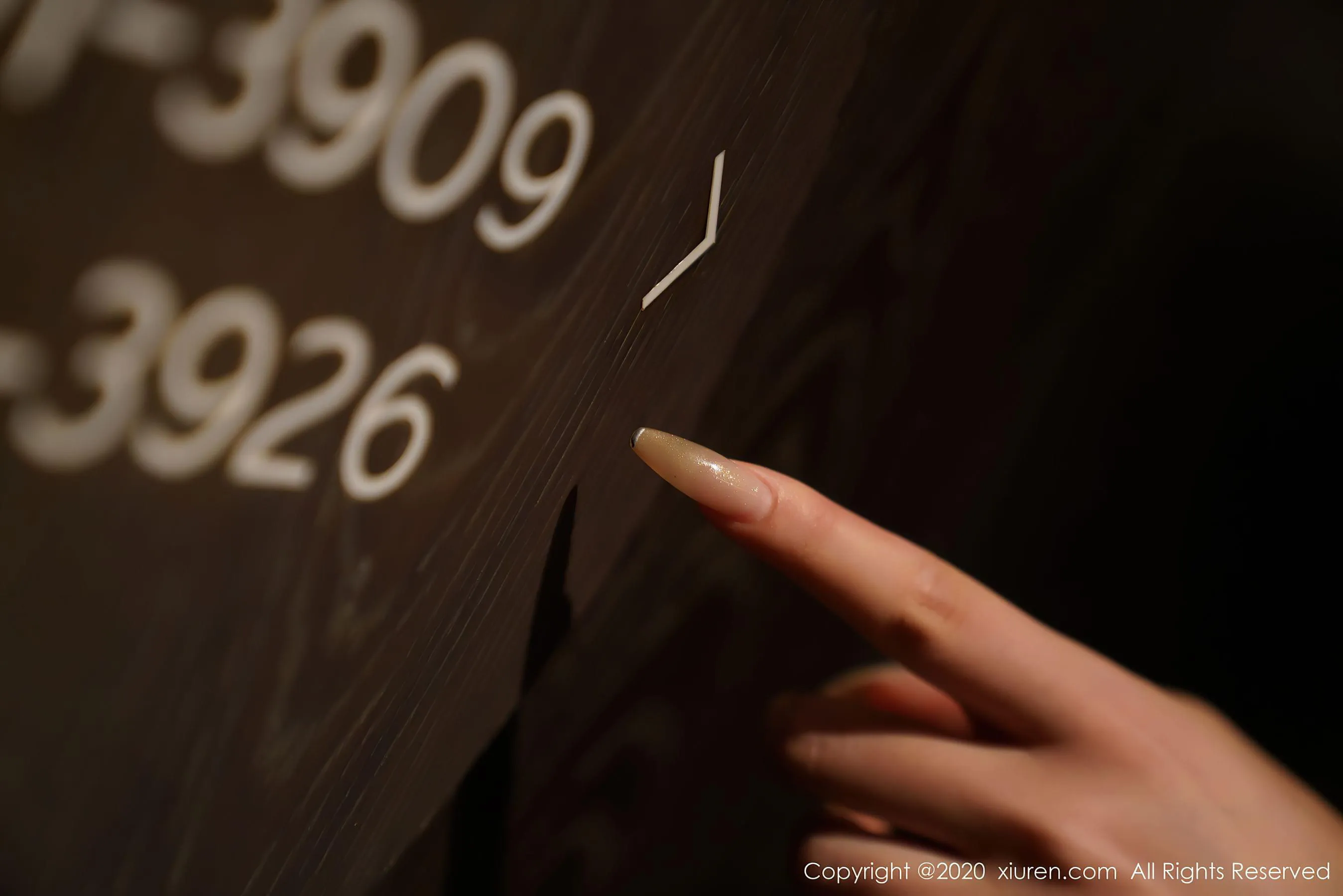  秀人XIUREN No.2396 柴婉艺Averie第12张