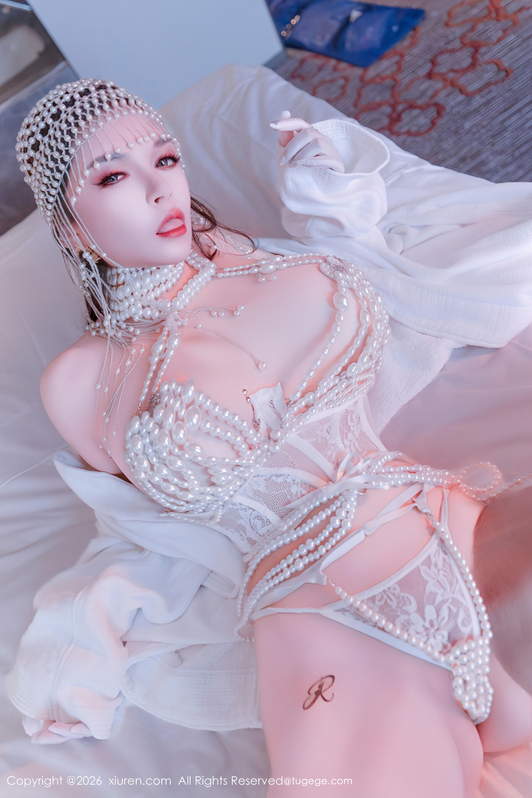  秀人网 伊丽莎有点白 Vol.11224 [80P]第6张