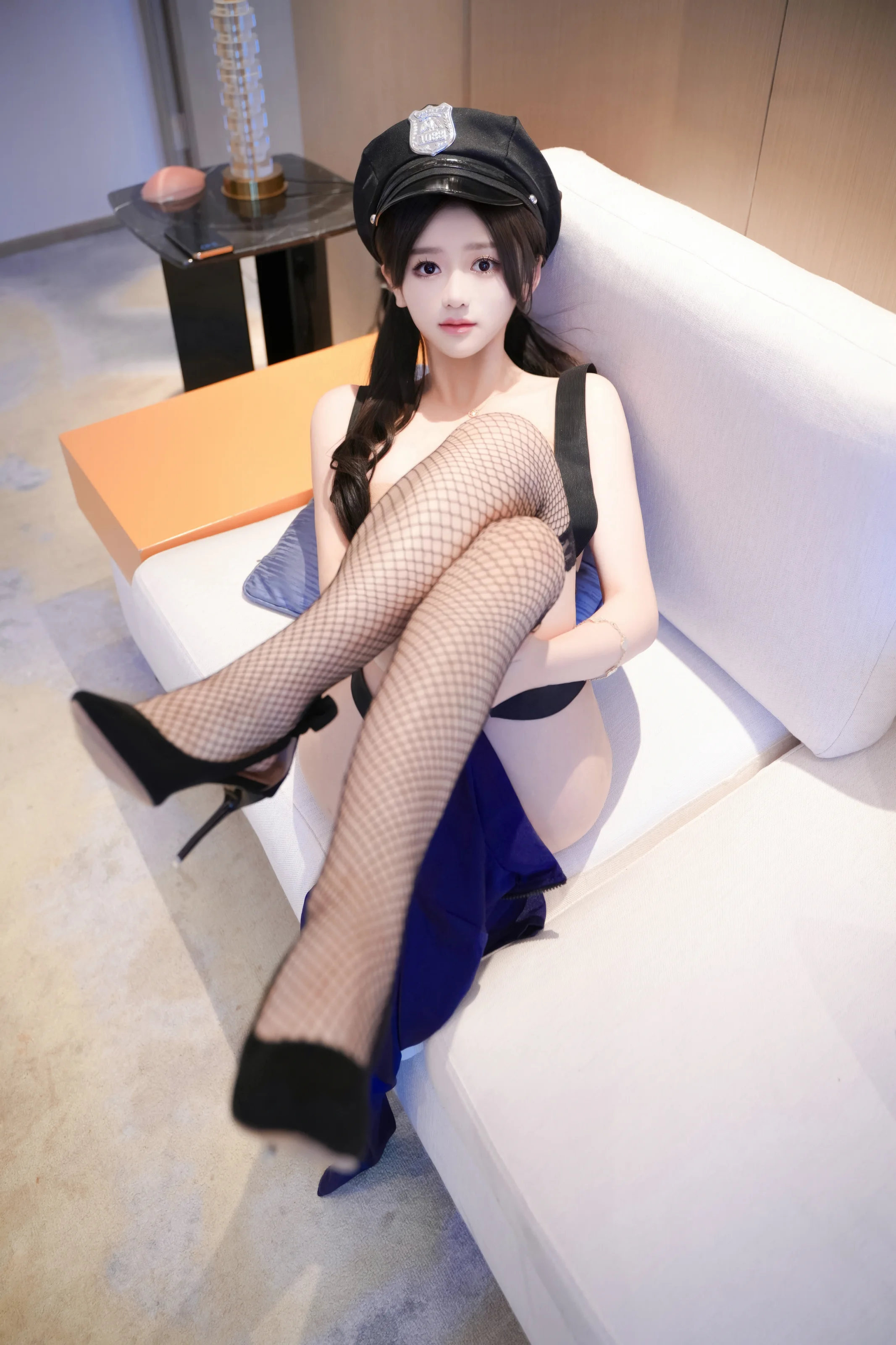  XiuRen 内购版 No.8066 奶茶味的包子 保安制服 [76P]第15张
