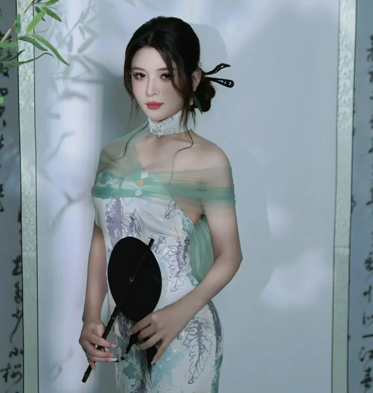  秀人网 No.10694 阿依莎 [82P]