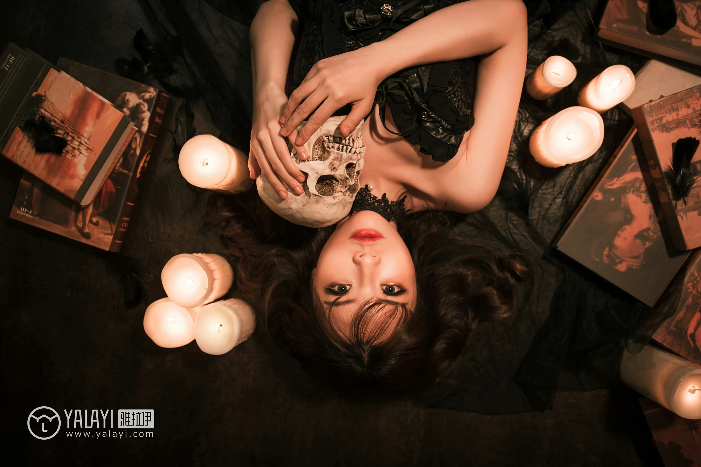 [YALAYI雅拉伊]NO.046 洛丽塔 阳阳 黑色抹胸塑身连衣裙性感私房写真集第12张