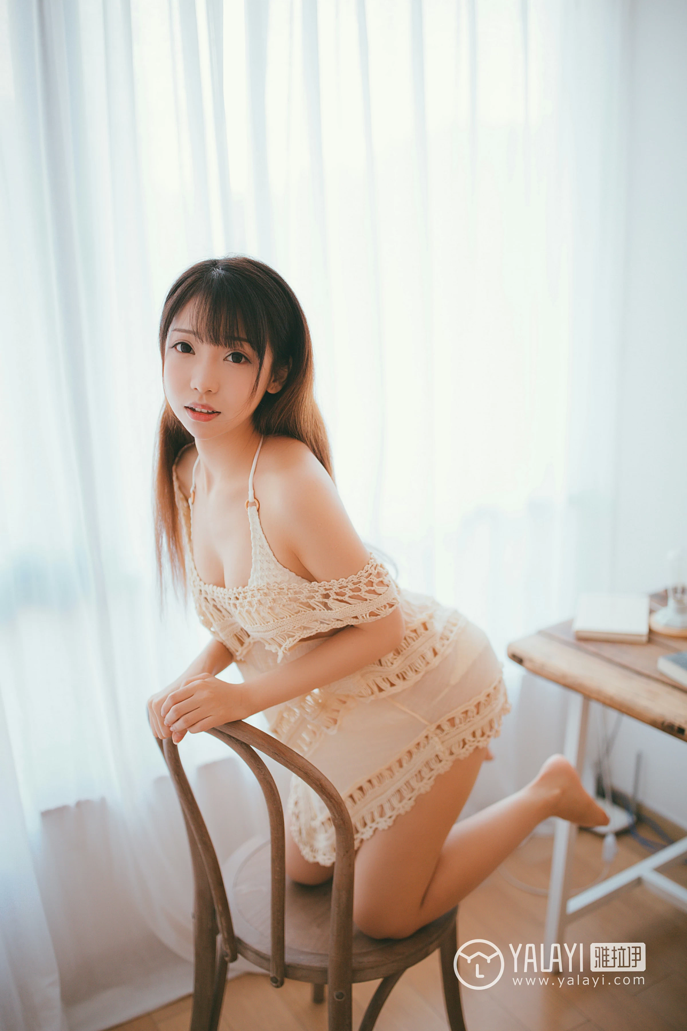 [YALAYI雅拉伊]NO.045 醉心少女 水花儿 镂空睡衣裙加白色内衣性感私房写真集第4张
