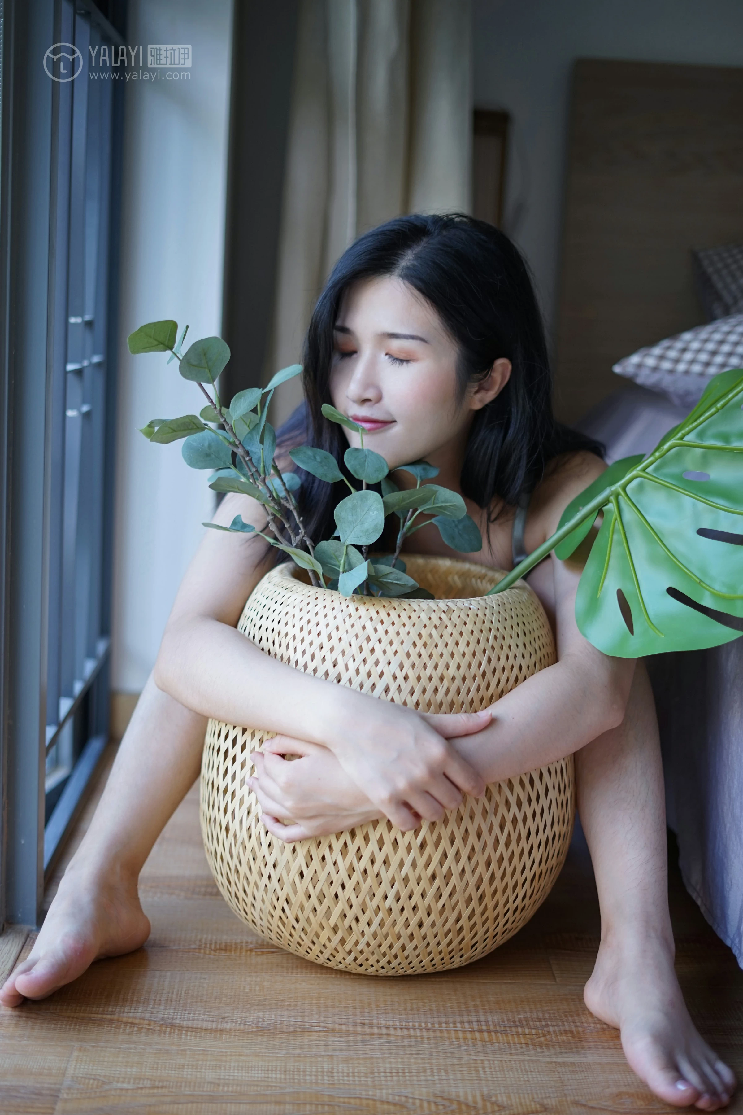 [YALAYI雅拉伊]NO.096 灰色渐白 塔塔 灰色短袖加灰色内衣性感私房写真集第11张