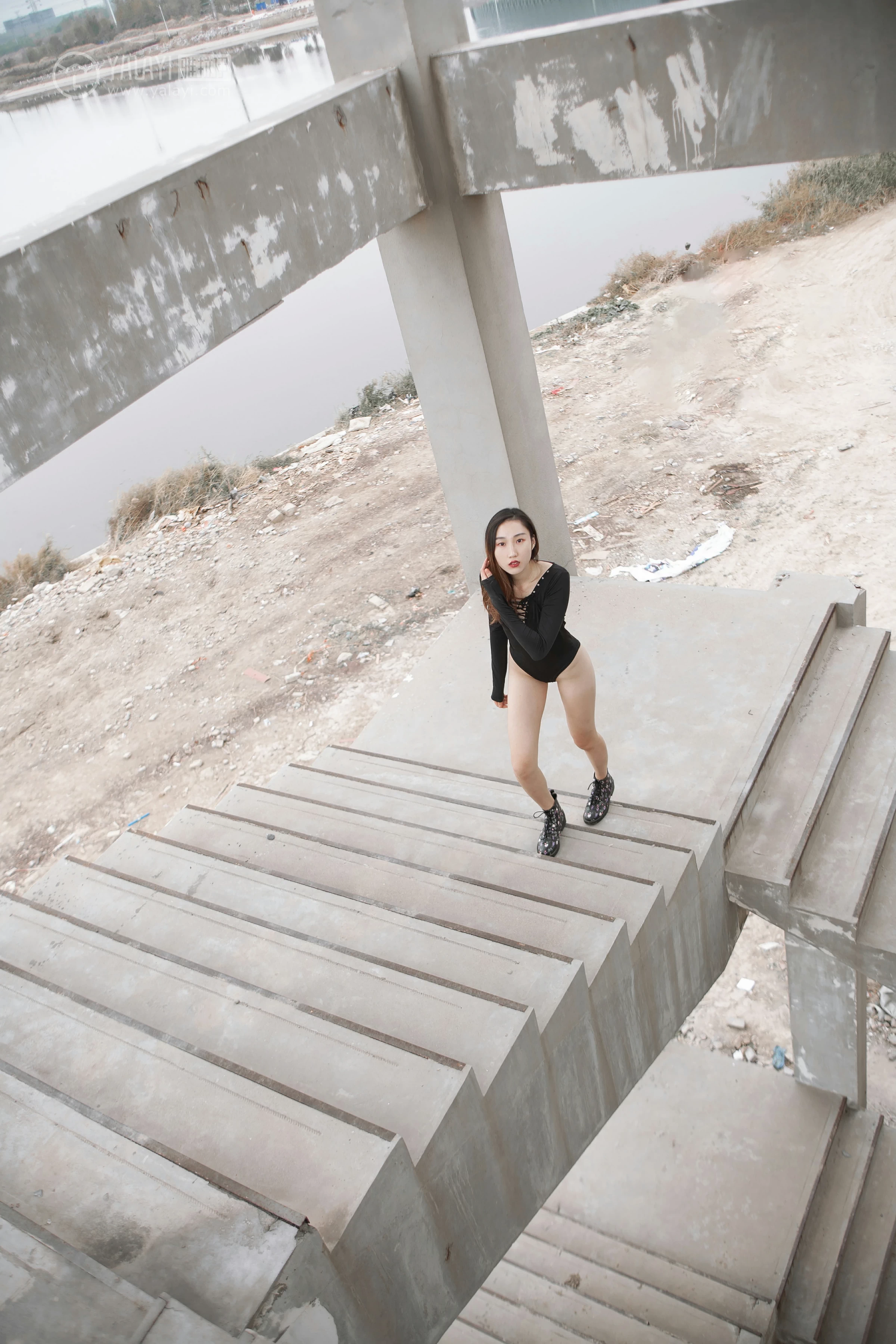 [YALAYI雅拉伊]NO.122 黑色禁地 熏儿 黑色紧身连体衣性感私房写真集第10张