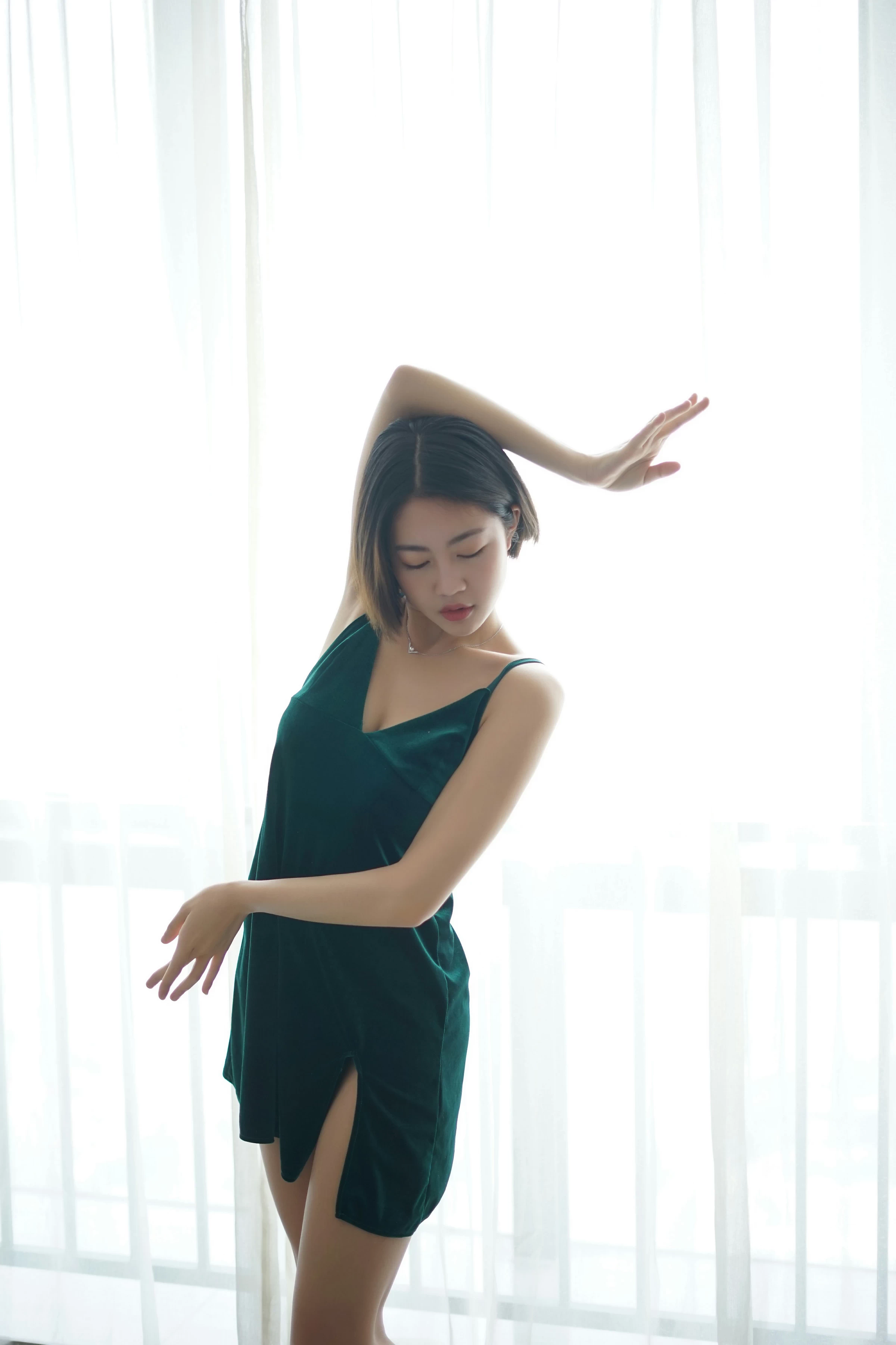 [YALAYI雅拉伊]NO.126 舞寂 肖萧 吊带睡衣加蕾丝内衣性感私房写真集第2张