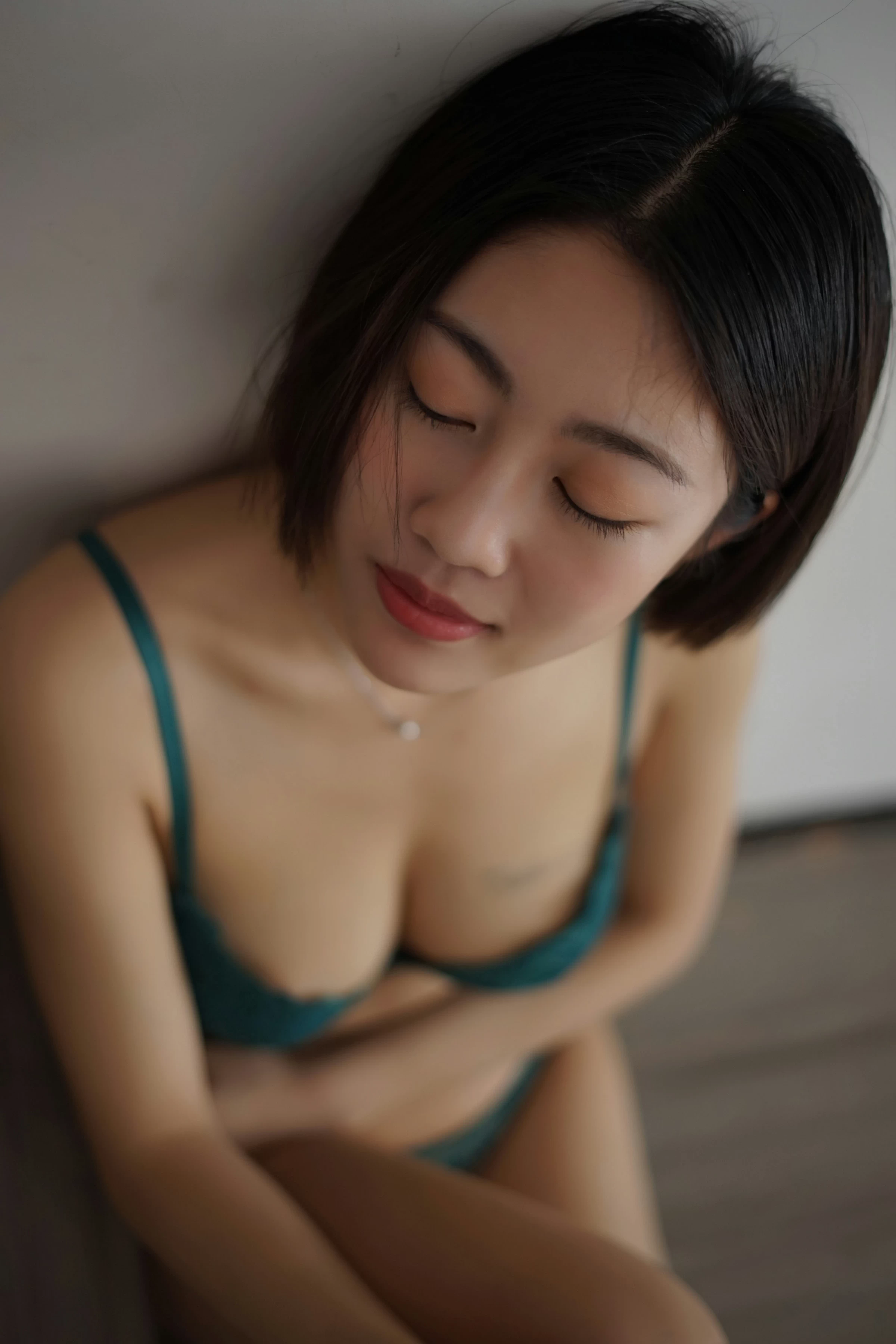 [YALAYI雅拉伊]NO.126 舞寂 肖萧 吊带睡衣加蕾丝内衣性感私房写真集第12张