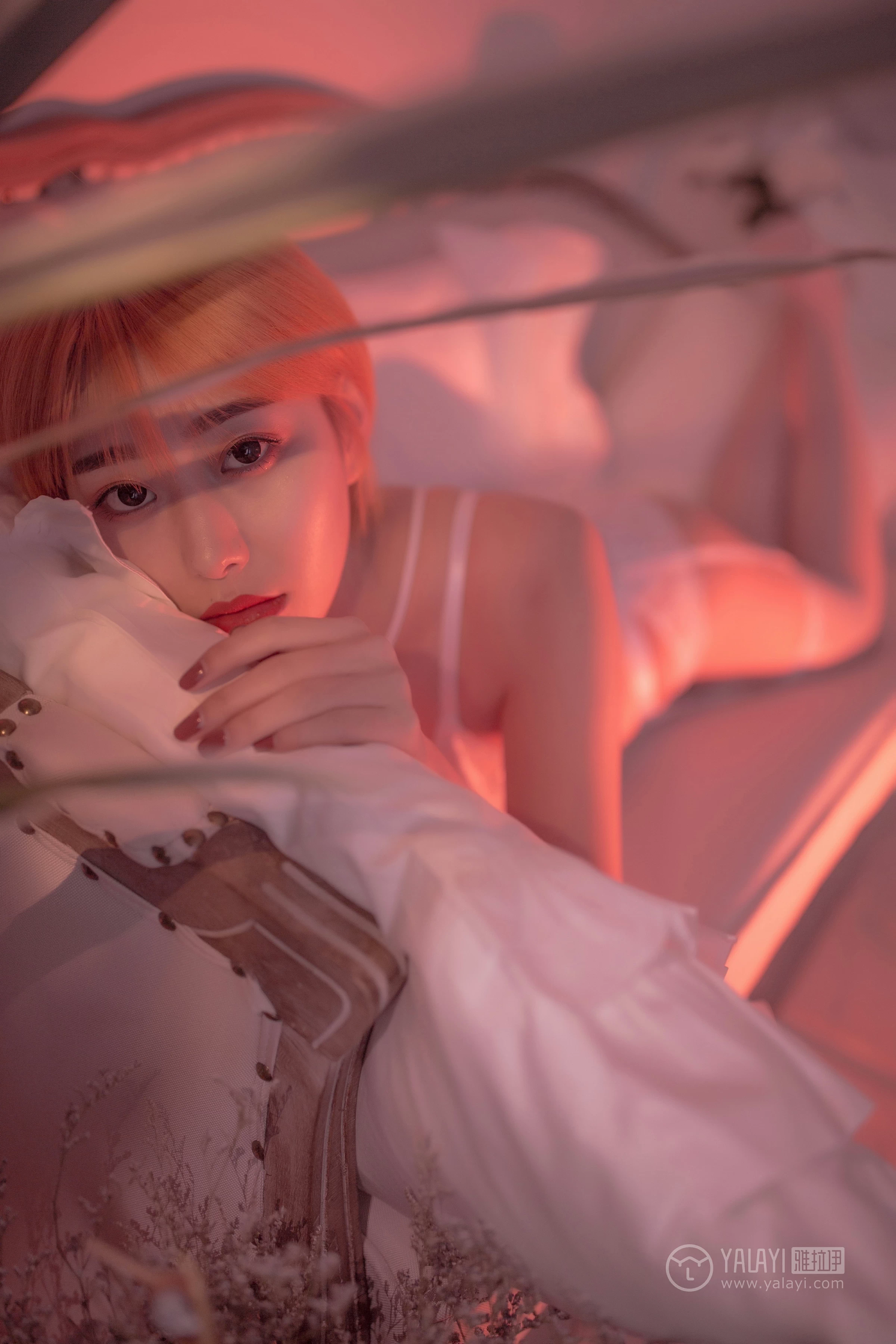 [YALAYI雅拉伊]NO.162 轻奢主义 静静 白色蕾丝情趣内衣加白色丝袜美腿性感私房写真集第6张