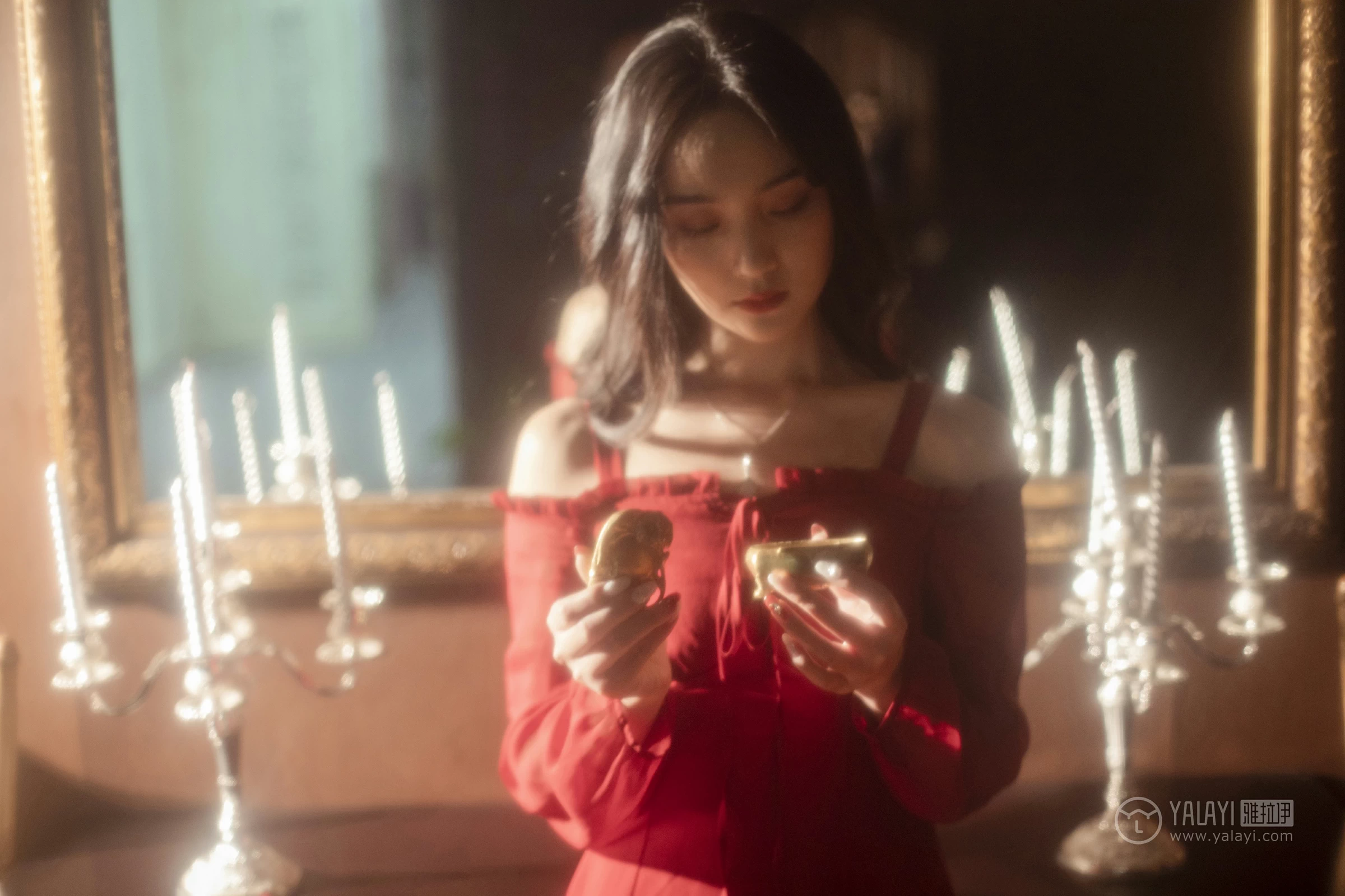 [YALAYI雅拉伊]NO.164 烈焰迷情 项兴咏 红色吊带抹胸连衣裙性感私房写真集第8张