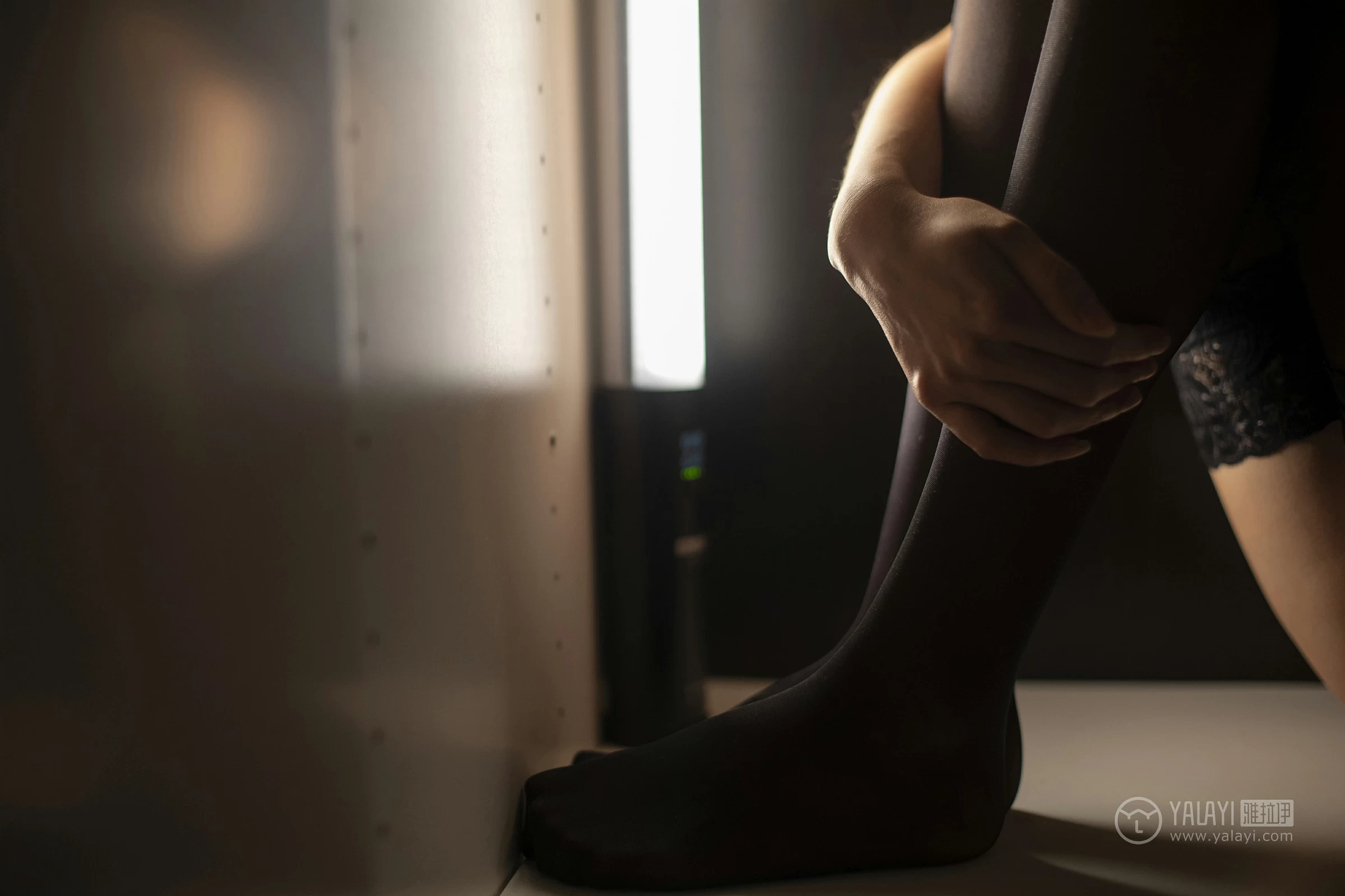 [YALAYI雅拉伊]No.196 瘾 王艺颖 黑色透视情趣内衣加黑色丝袜美腿性感私房写真集第14张