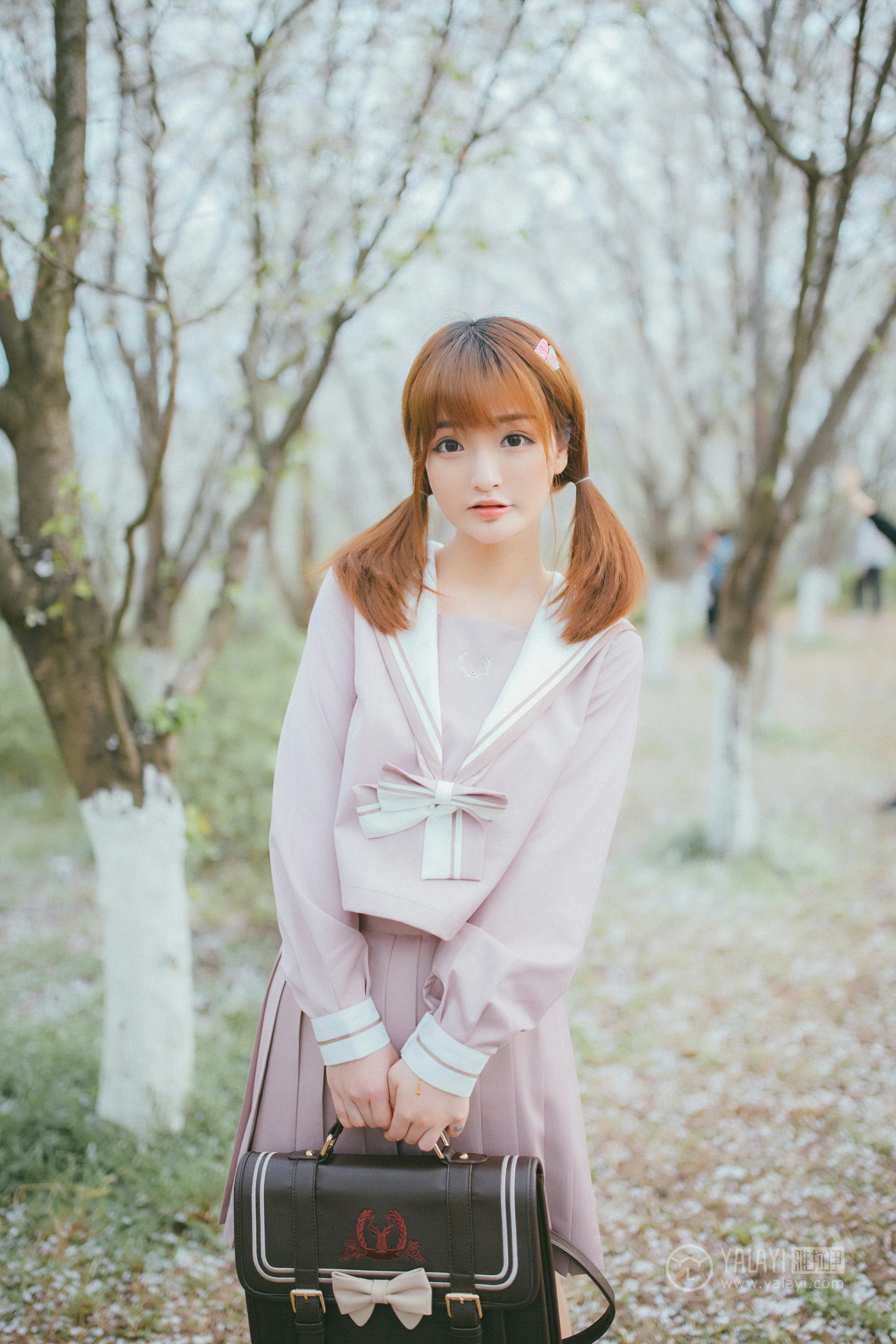 [YALAYI雅拉伊]No.246 樱花樱花想见你 团团 日本高中女生制服加肉色丝袜美腿性感私房写真集第17张