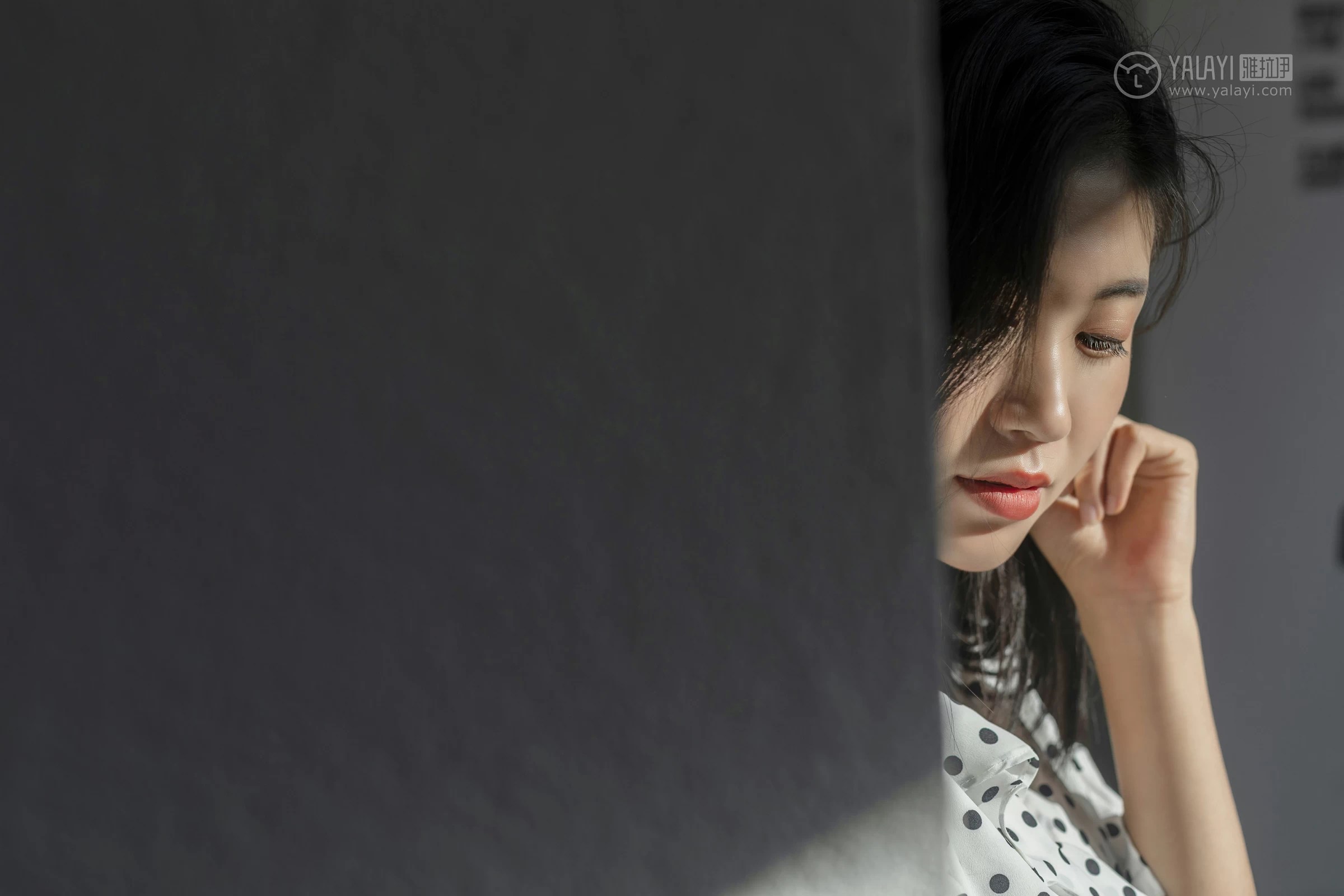 [YALAYI雅拉伊]No.264 波点女孩儿 乔妹儿 白色透视连衣裙居家私房写真集第8张