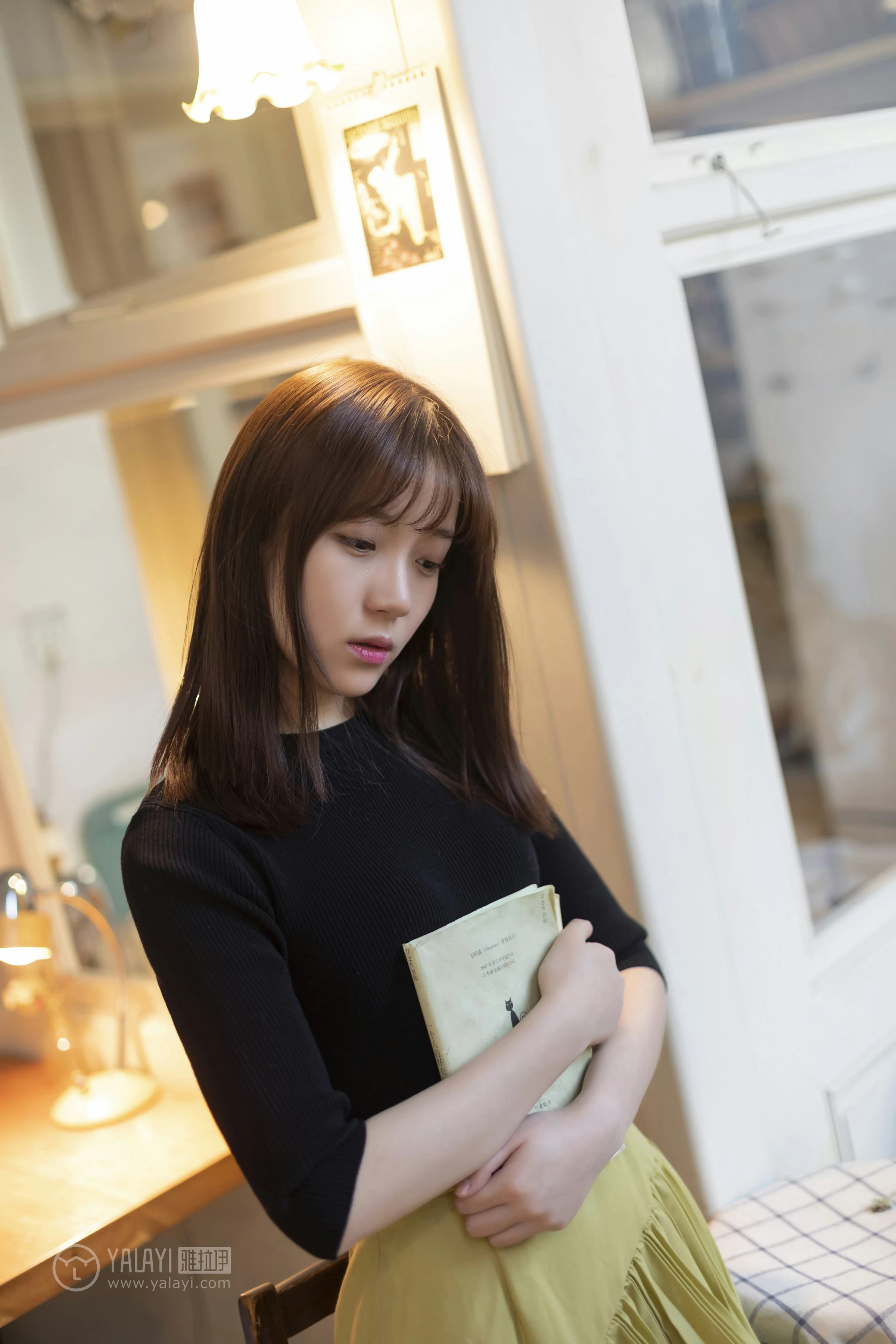 [YALAYI雅拉伊]No.265 旧情 刘开心 黑色紧身上衣加橙色短裙性感私房写真集第10张