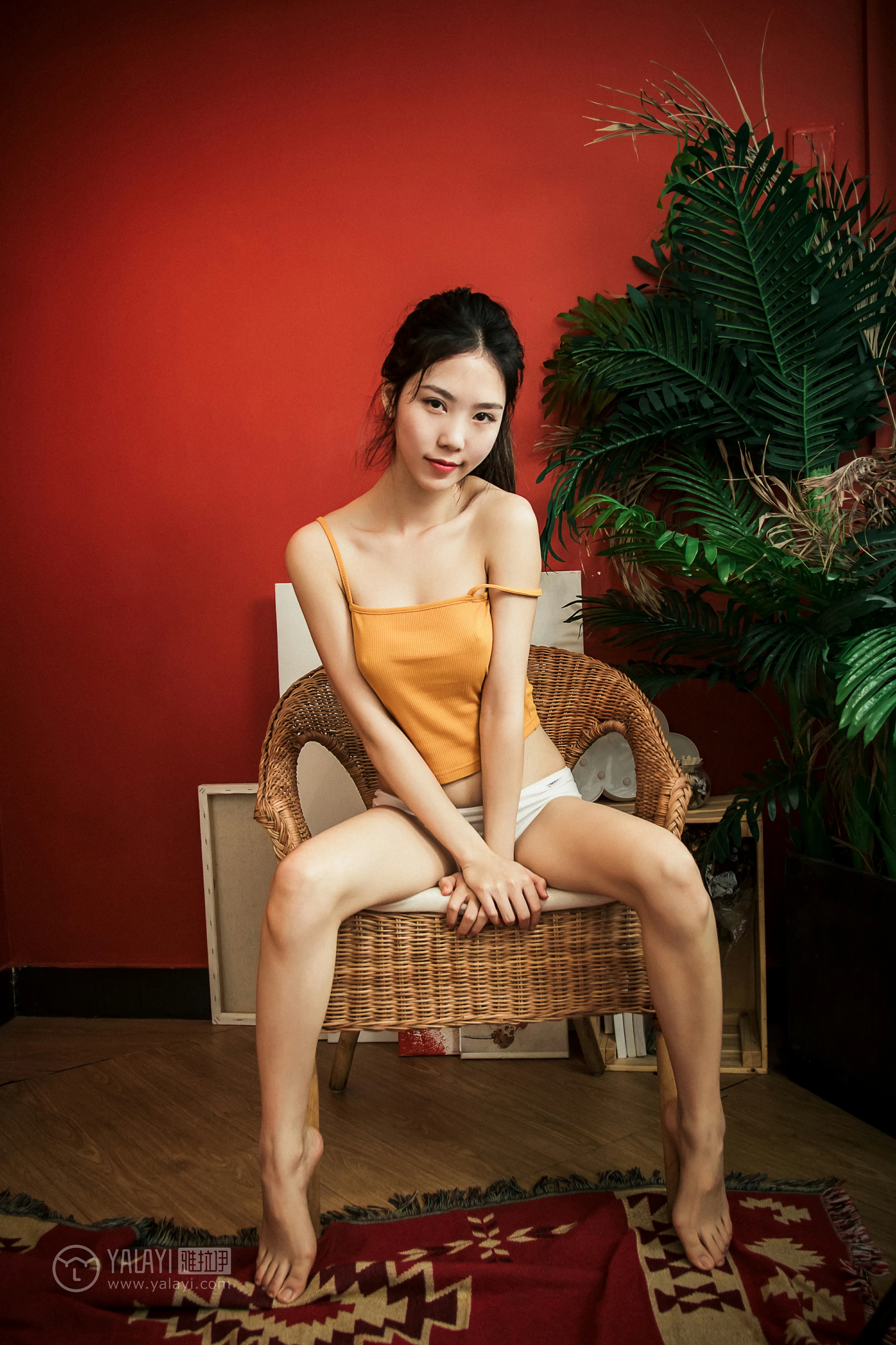 [YALAYI雅拉伊]No.267 鸢 阿瞬 橙色性感小背心加白色内裤私房写真集第14张