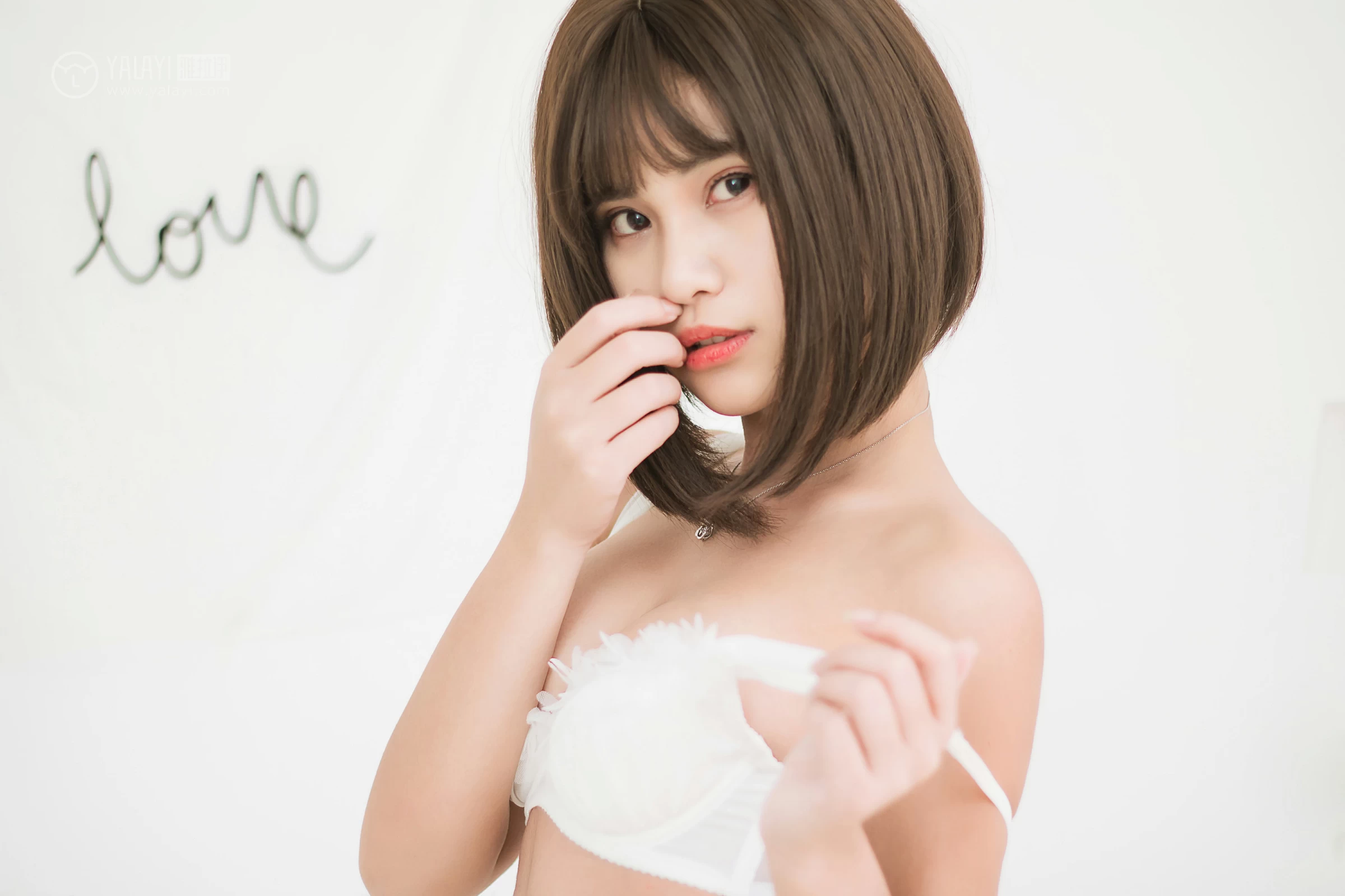 [YALAYI雅拉伊]No.289 白羽丽人 宝儿 白色蕾丝内衣加内裤性感私房写真集第12张