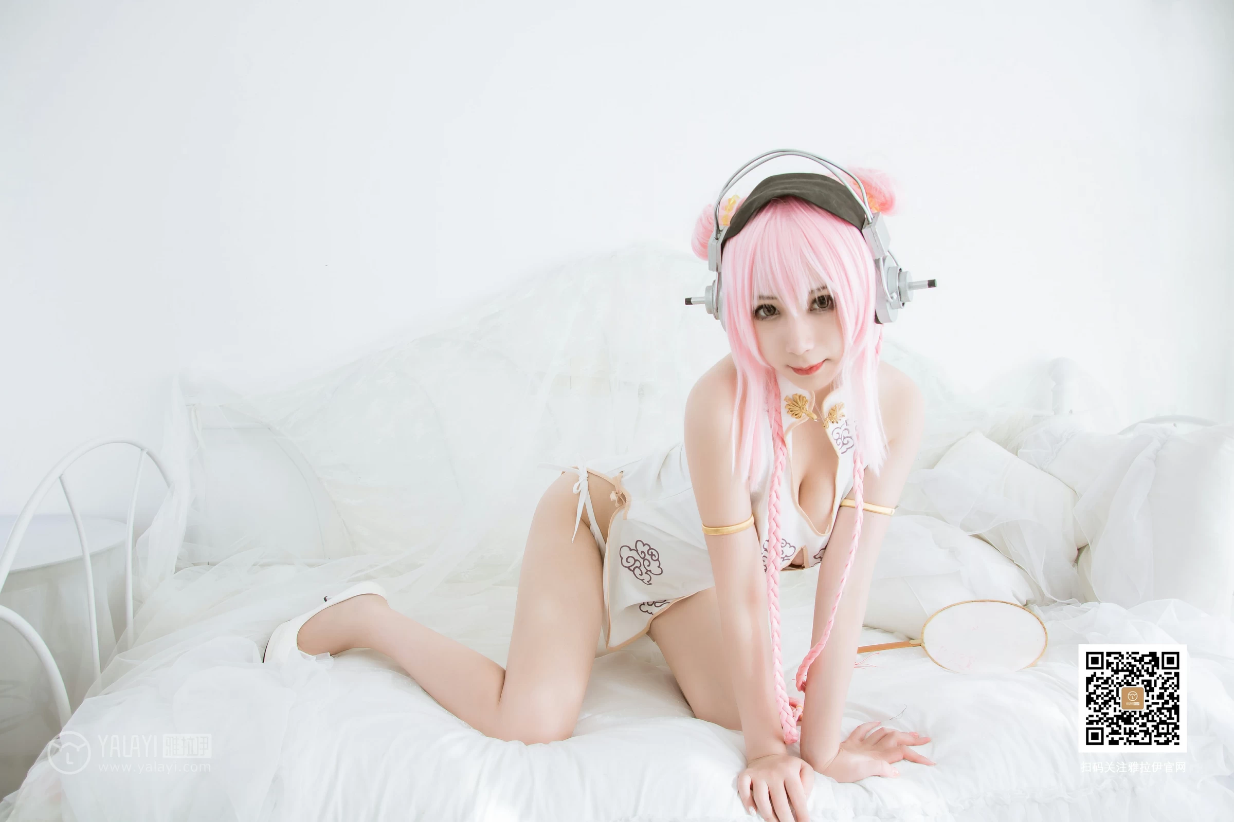 [YALAYI雅拉伊]No.376 超级索尼子 妮子 白色紧身情趣旗袍性感私房写真集第13张