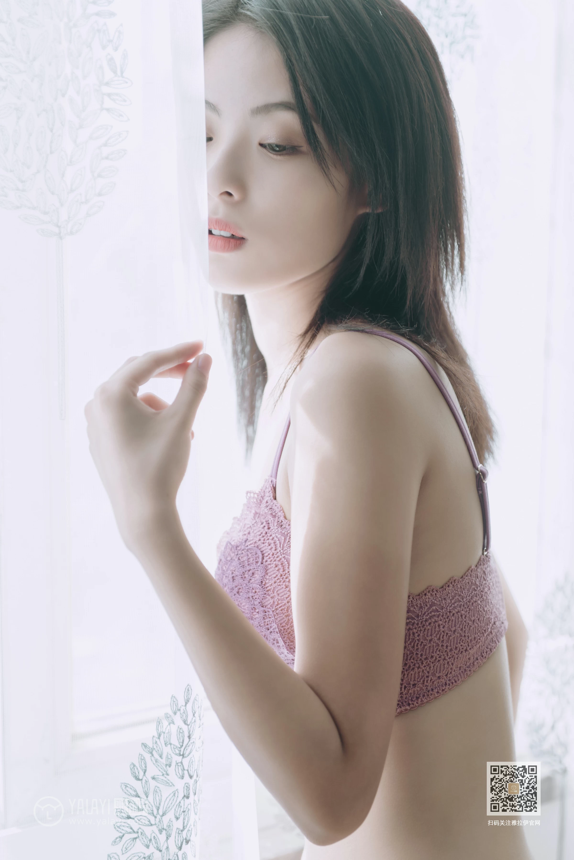 [YALAYI雅拉伊]Vol.426 蜜桃成熟时 含嫣 粉色蕾丝内衣居家性感私房写真集第7张