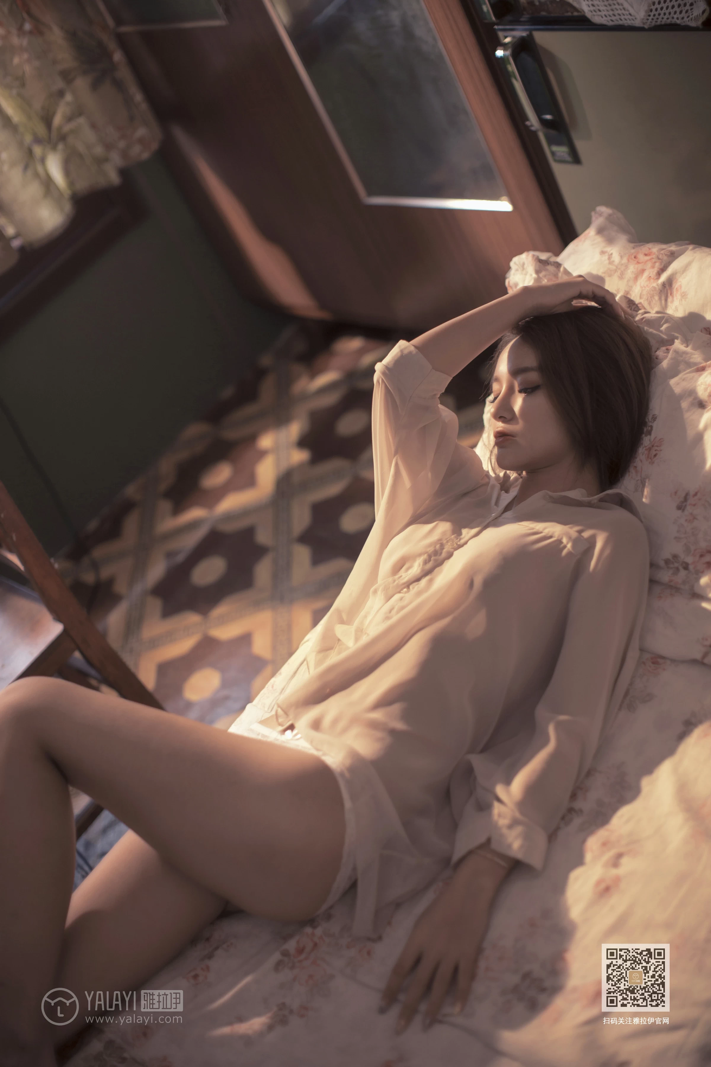 [YALAYI雅拉伊]Vol.430 意乱情迷 慧儿 白色透视衬衫居家性感私房写真集第2张