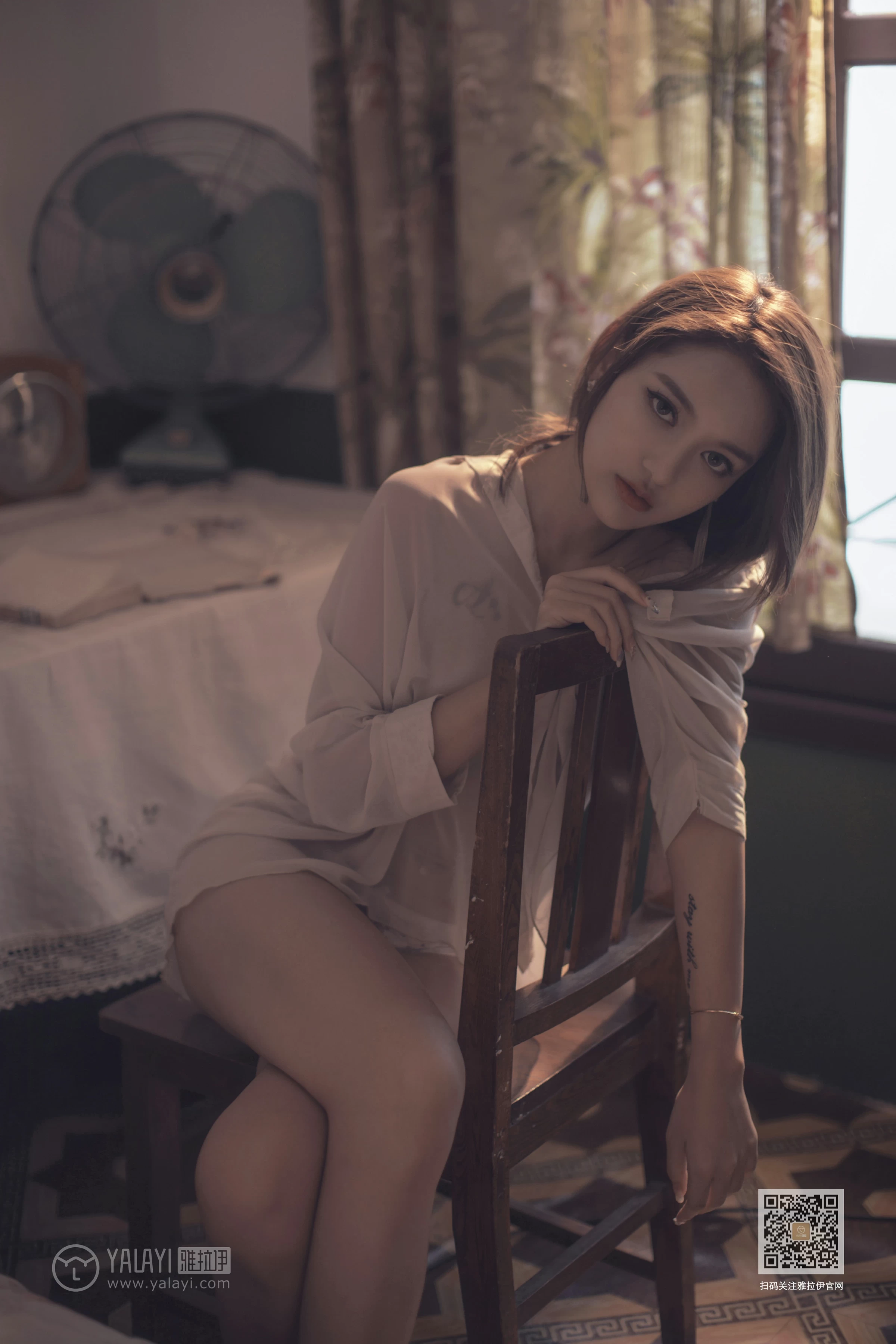 [YALAYI雅拉伊]Vol.430 意乱情迷 慧儿 白色透视衬衫居家性感私房写真集第6张