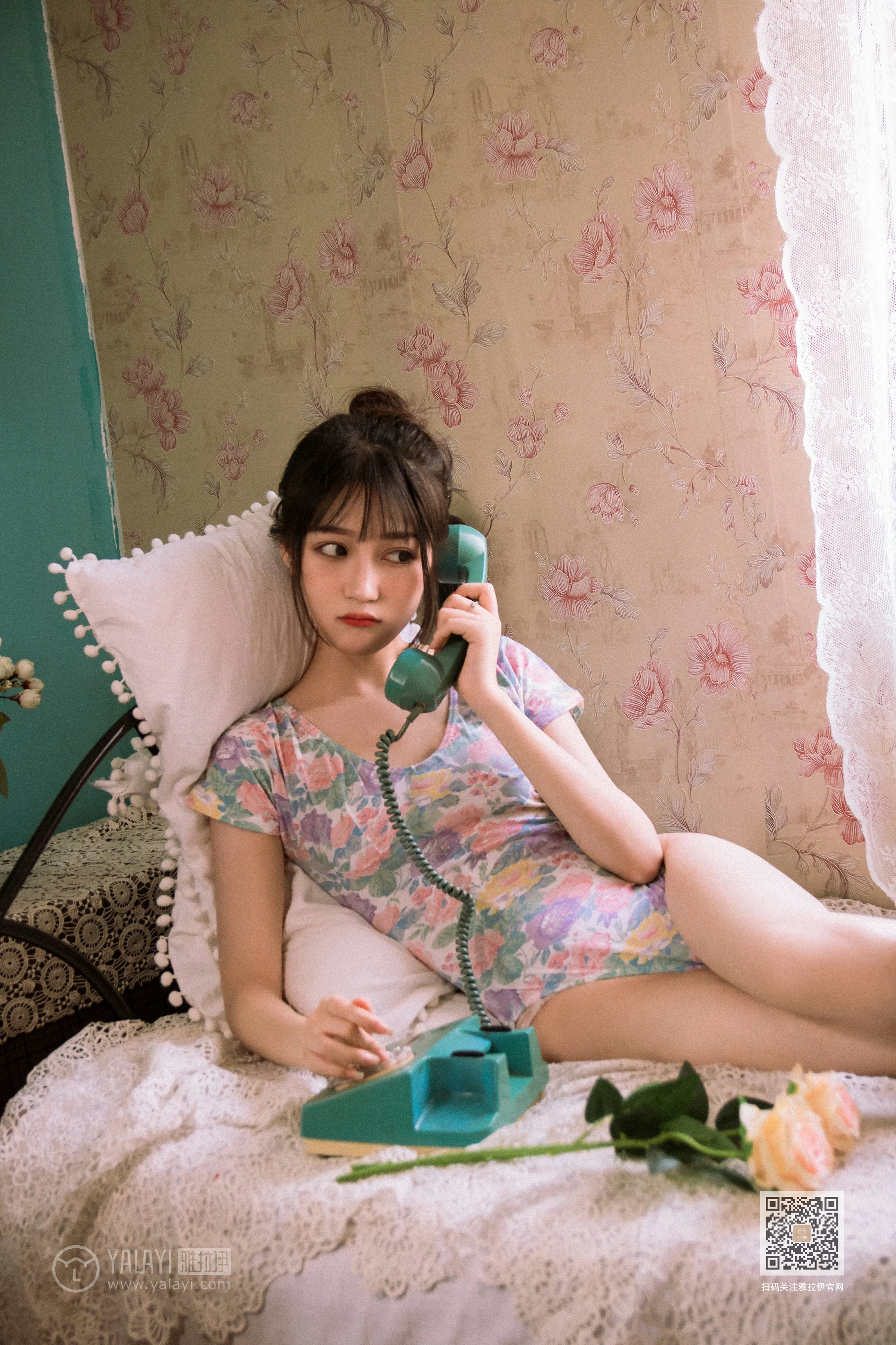 [YALAYI雅拉伊]Vol.433 复古情怀 卉卉 碎花连体衣居家性感私房写真集第7张