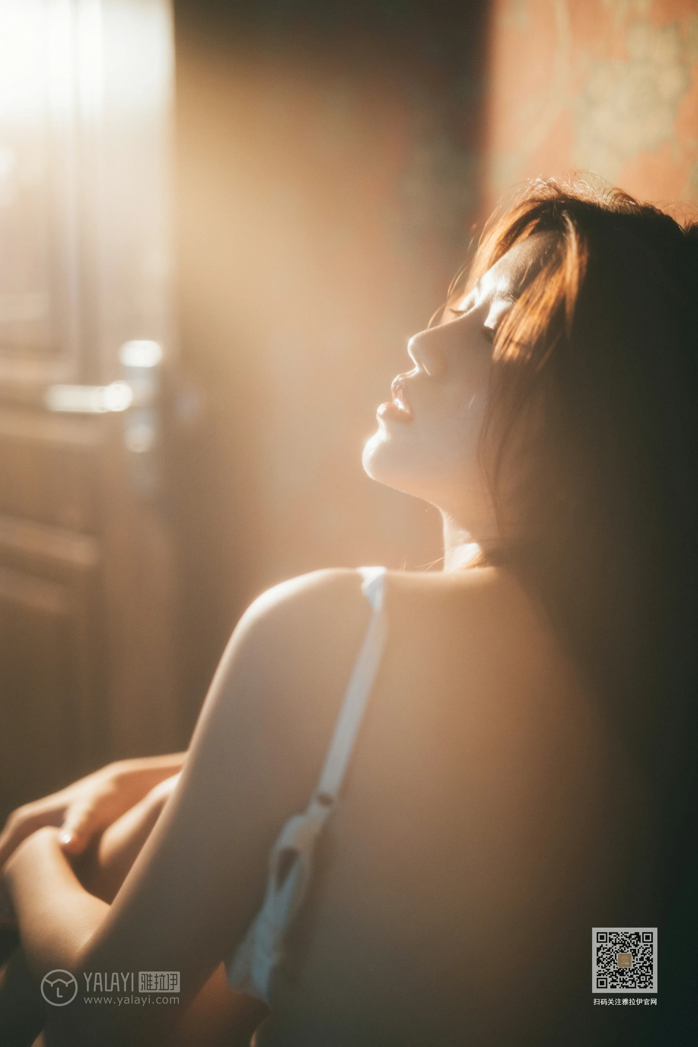 [YALAYI雅拉伊]Vol.442 空房间 小小 白色透视衬衫加白色蕾丝内衣性感私房写真集第16张