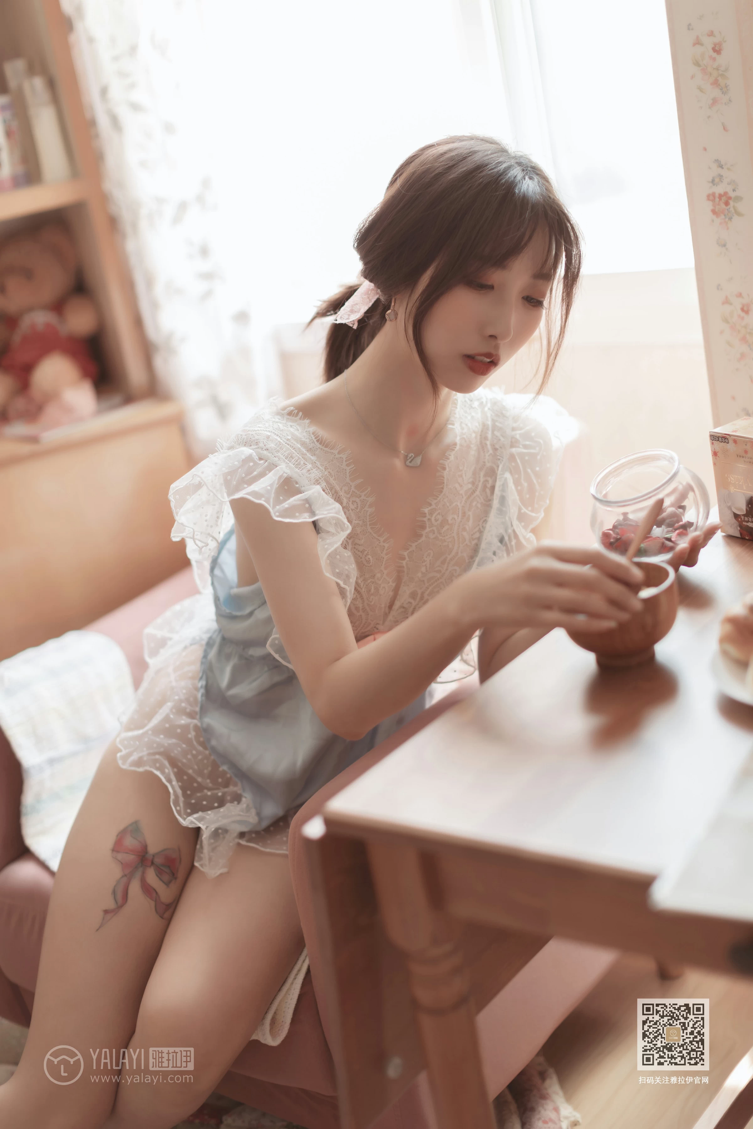 [YALAYI雅拉伊]Vol.443 佳人有约 佳佳 透视情趣内衣性感私房写真集第2张