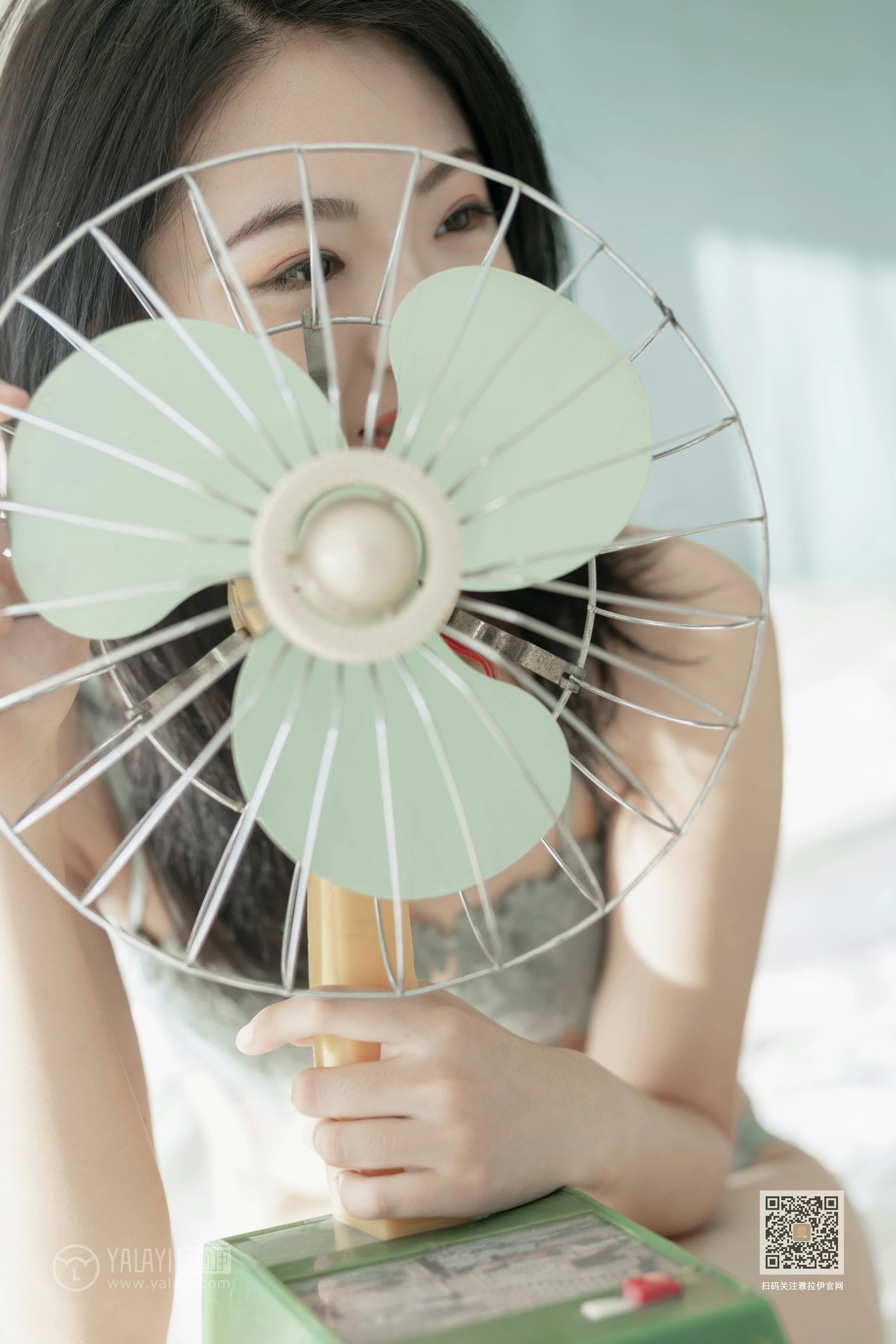[YALAYI雅拉伊]Vol.487 翡翠女神 含嫣 淡蓝色蕾丝内衣性感私房写真集第14张