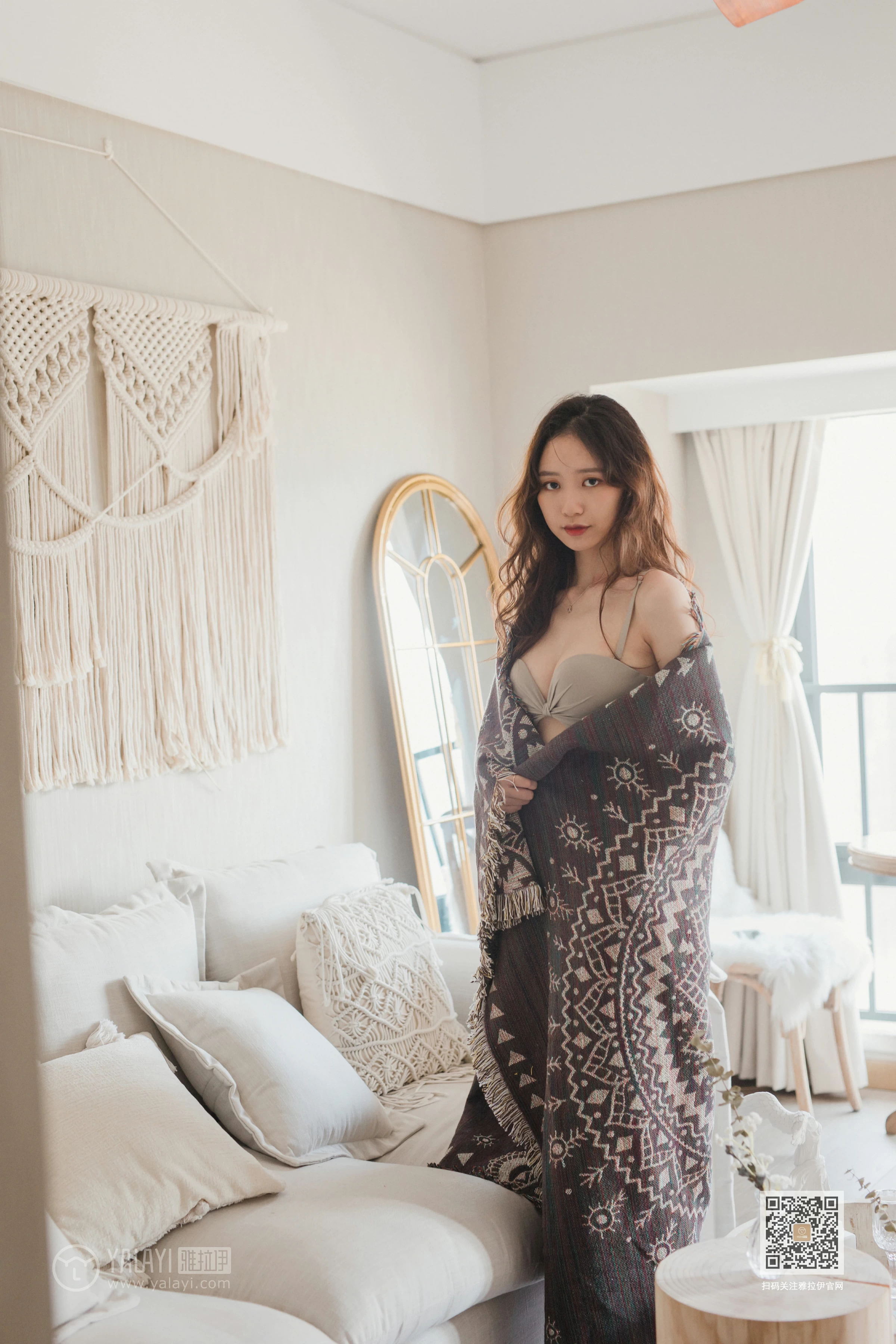 [YALAYI雅拉伊]Vol.496 想你的呵护 晓琳 灰色性感内衣居家私房写真集第3张