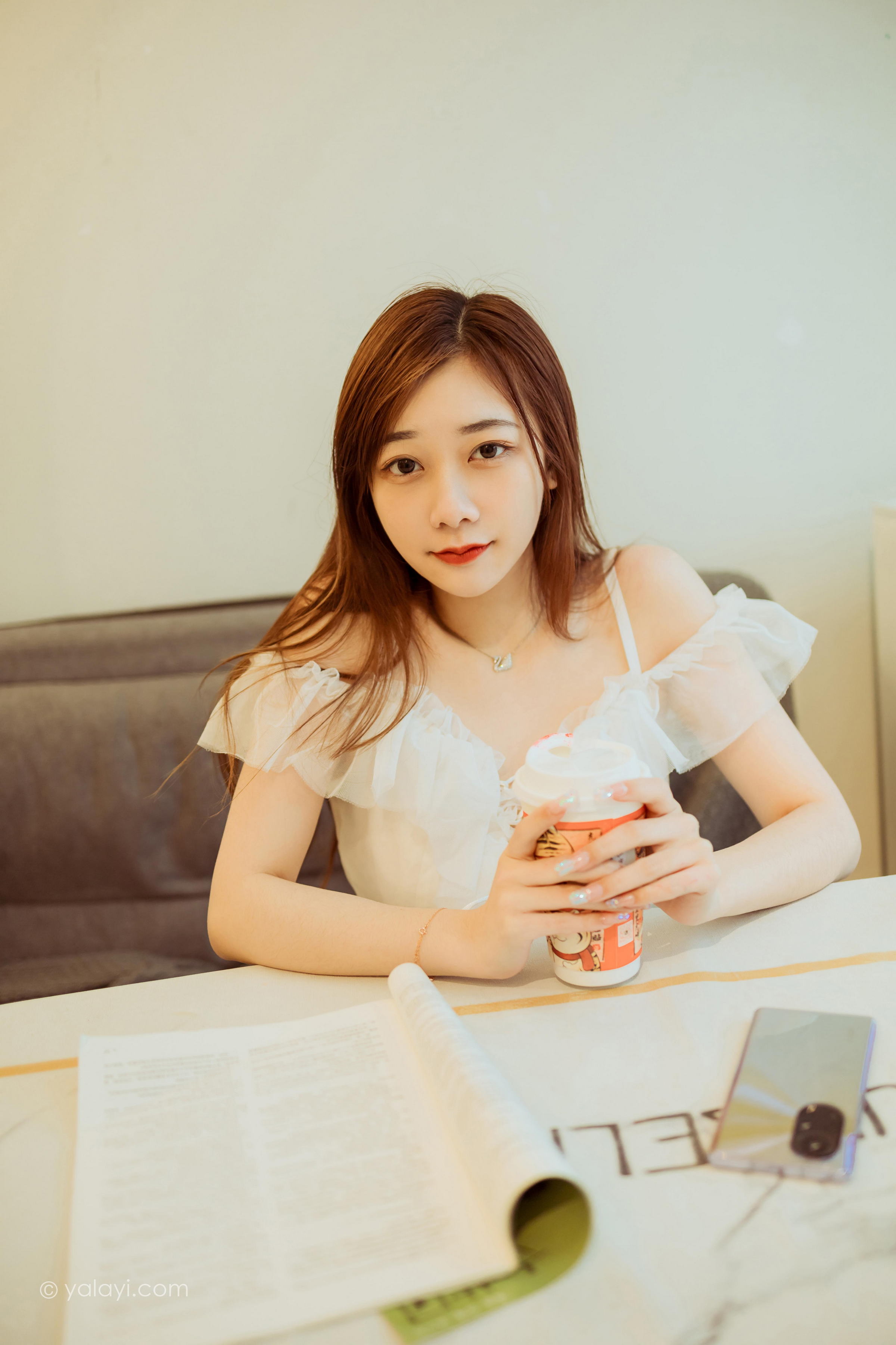 [YALAYI雅拉伊]2022.03.25 梦中情人 夜夜 白色吊带透视连衣裙居家性感写真集第6张