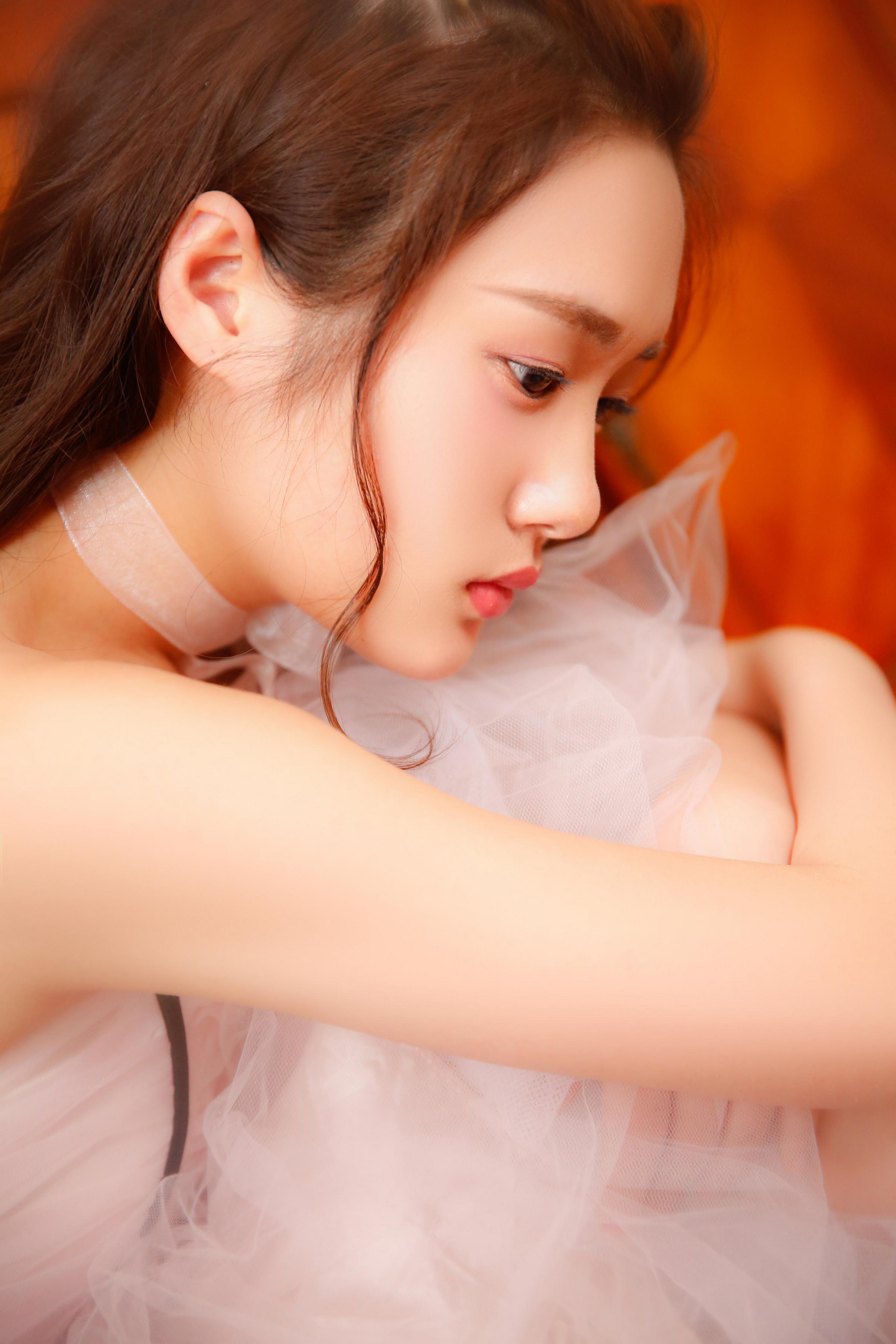 [YALAYI雅拉伊]2022.06.01 希望 清纯少女 白色和服与彩色短袖加牛仔短裤写真集第10张