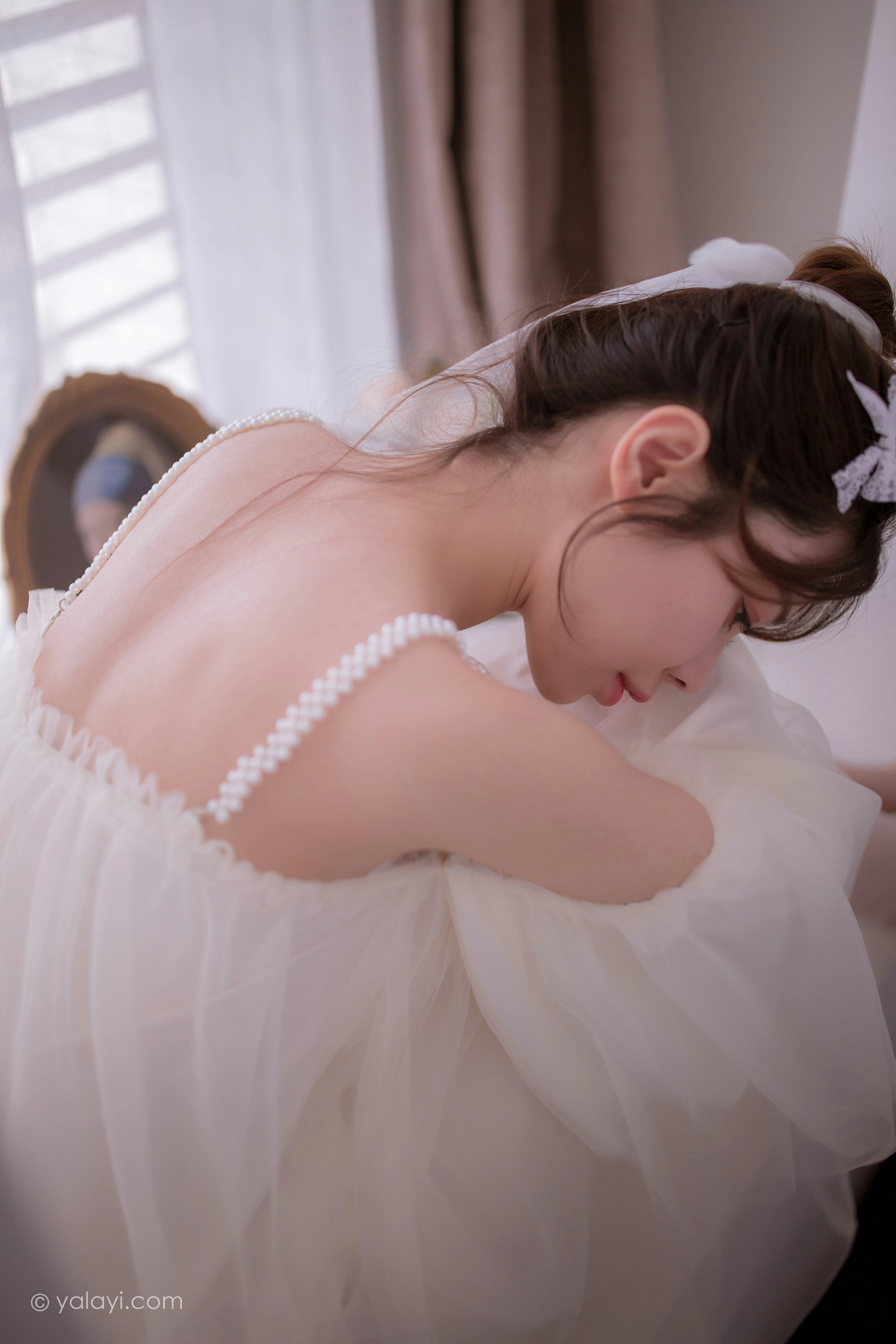 [YALAYI雅拉伊]NO.858 等待我的人 香草 白色透视吊带连衣裙居家性感写真集第4张